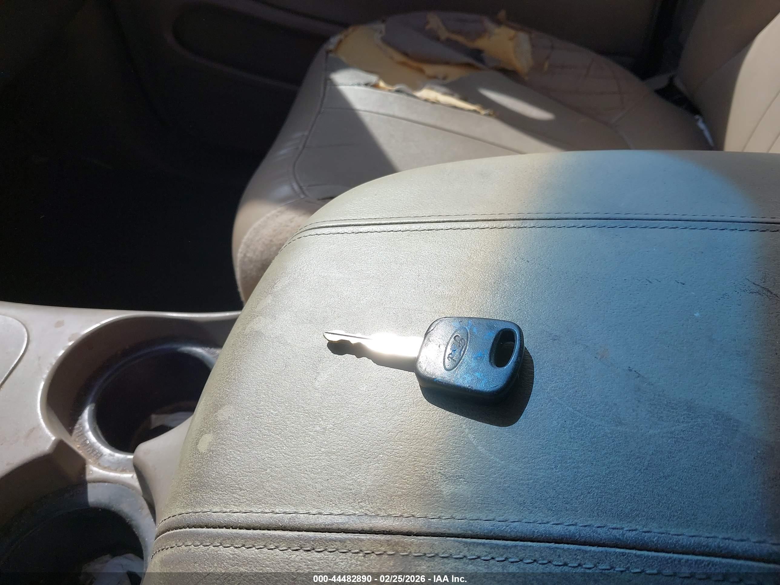 FORD EXPEDITION image 11