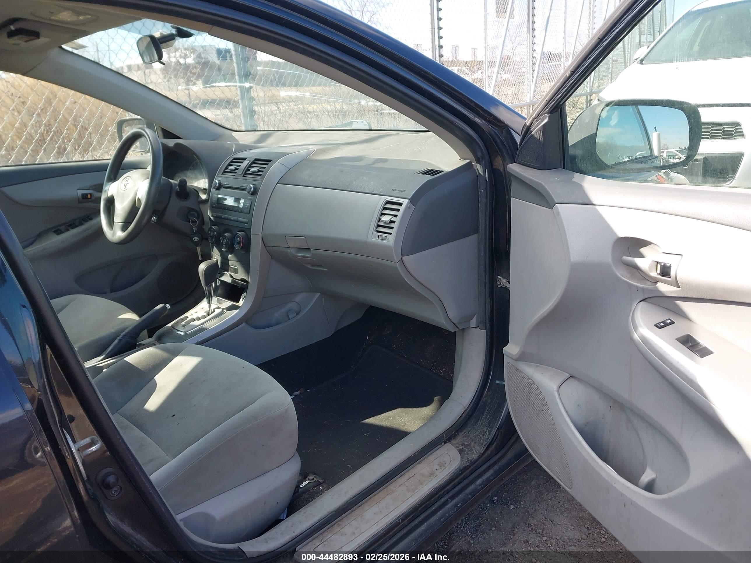 TOYOTA COROLLA image 5