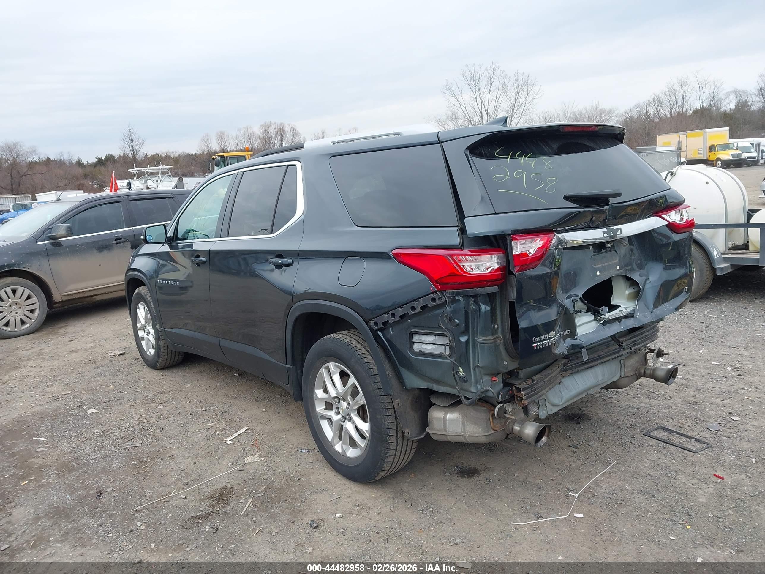 CHEVROLET TRAVERSE image 3
