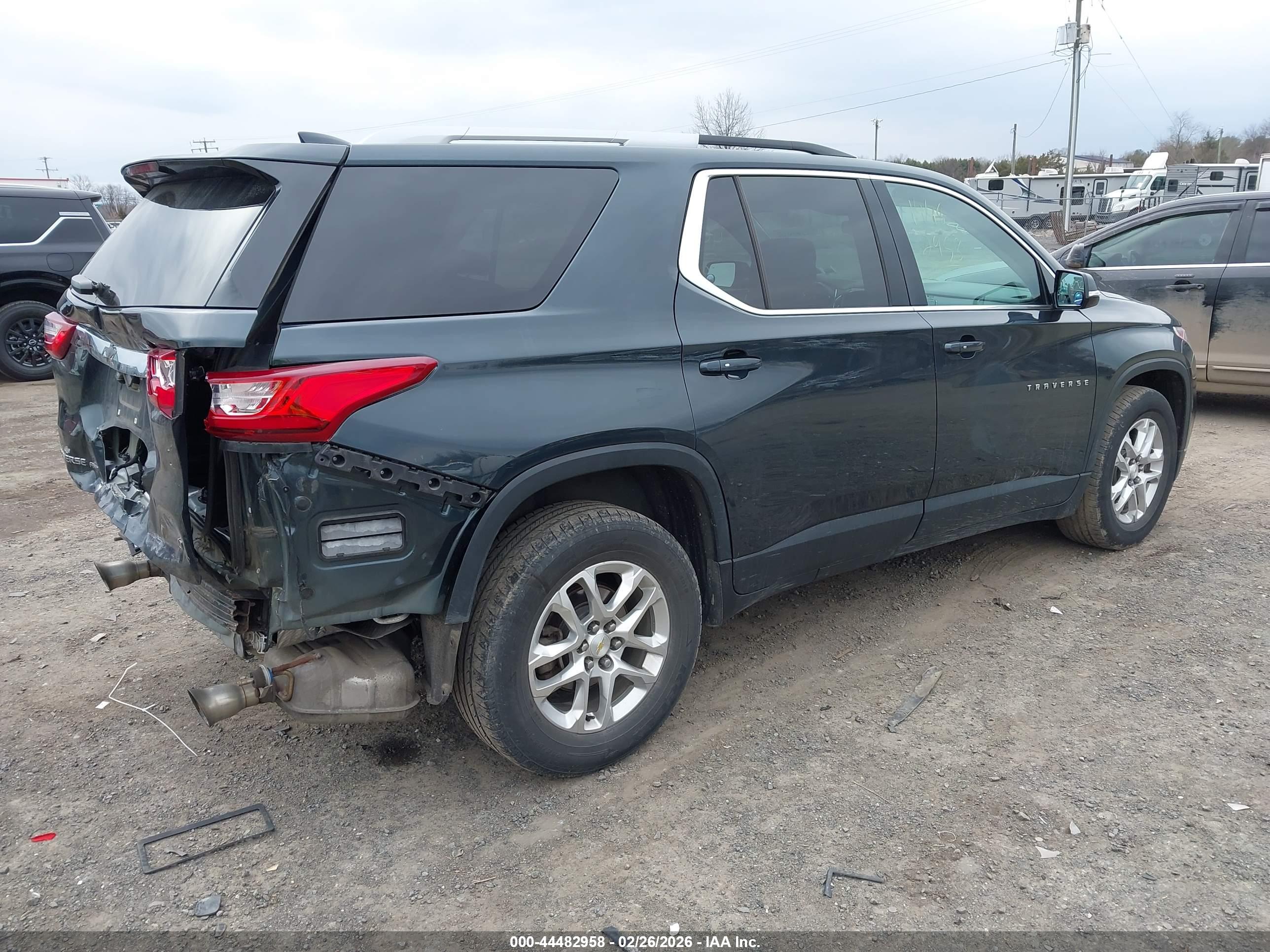 CHEVROLET TRAVERSE image 4