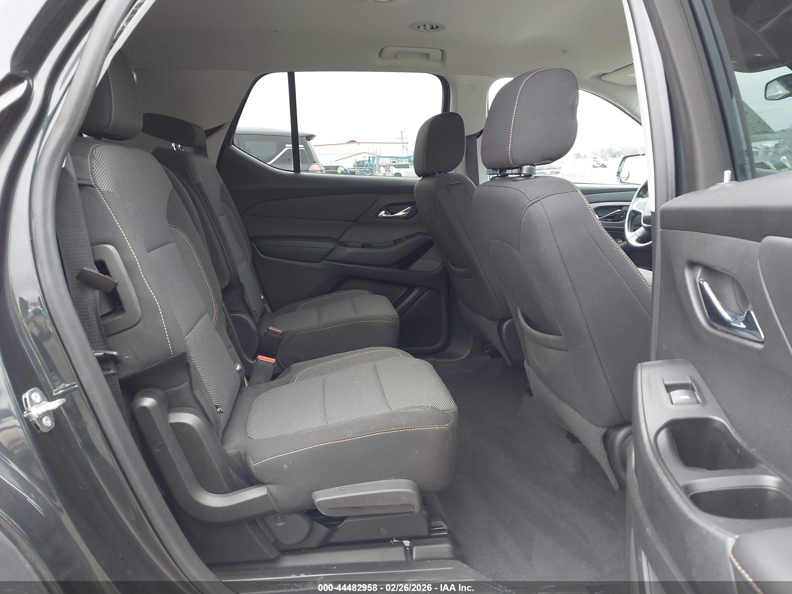 CHEVROLET TRAVERSE image 8