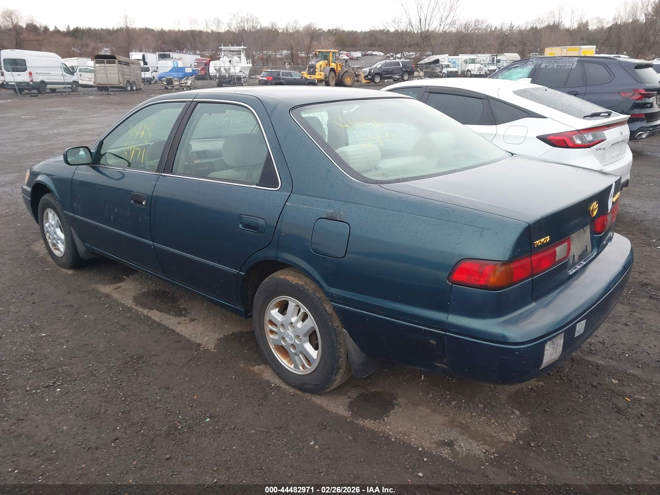 TOYOTA CAMRY image 3