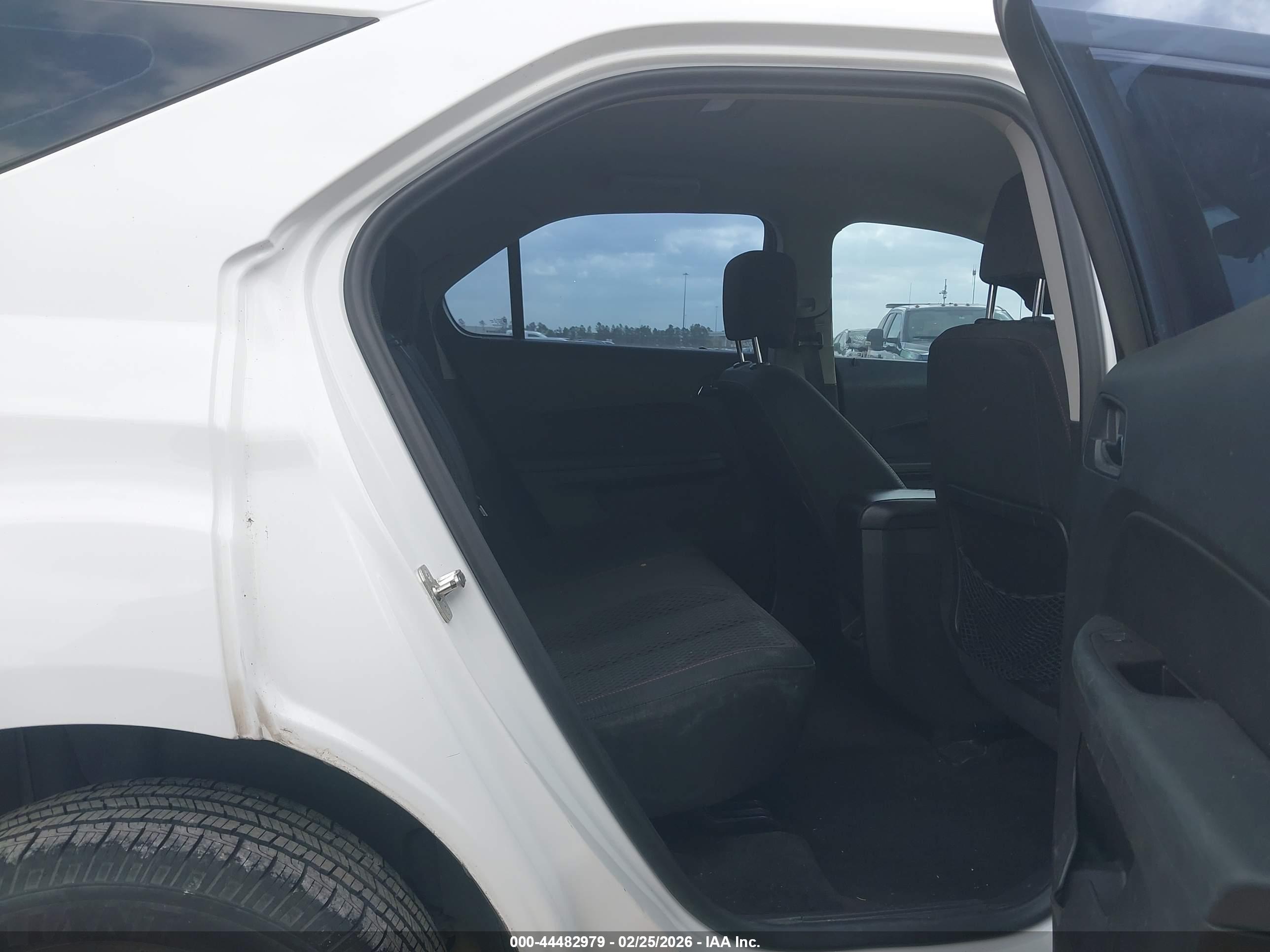 CHEVROLET EQUINOX image 8