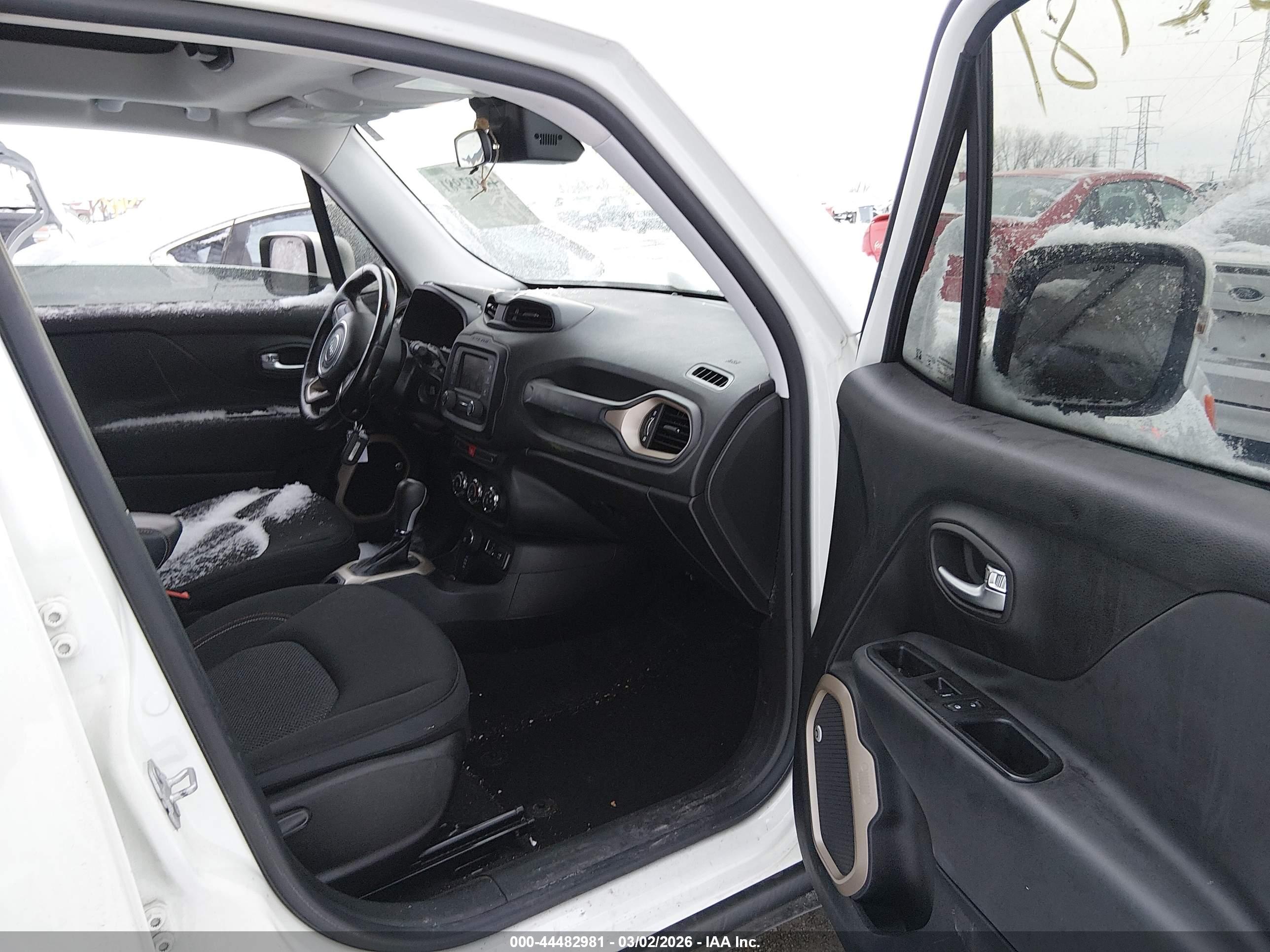 JEEP RENEGADE image 5