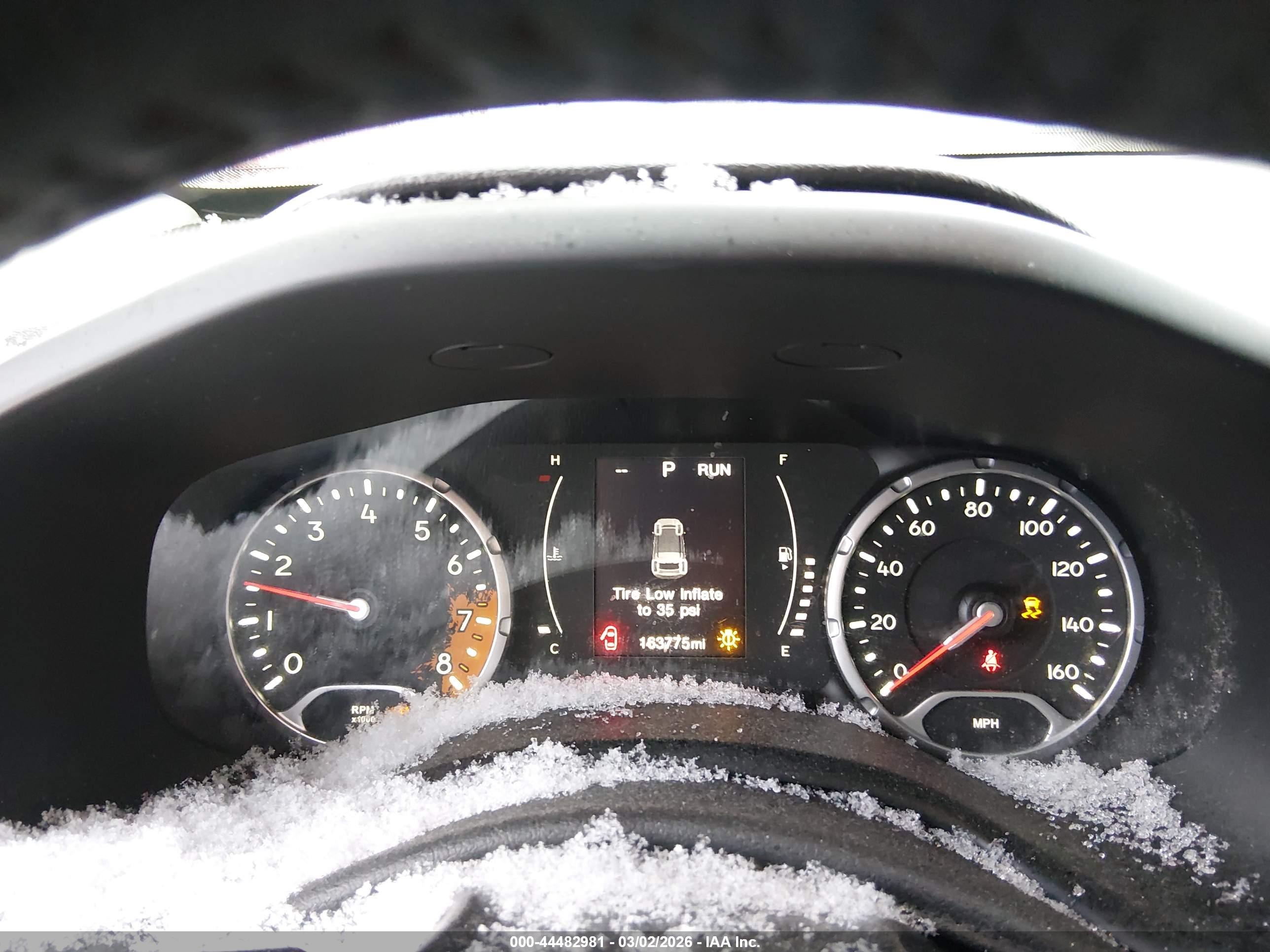JEEP RENEGADE image 7