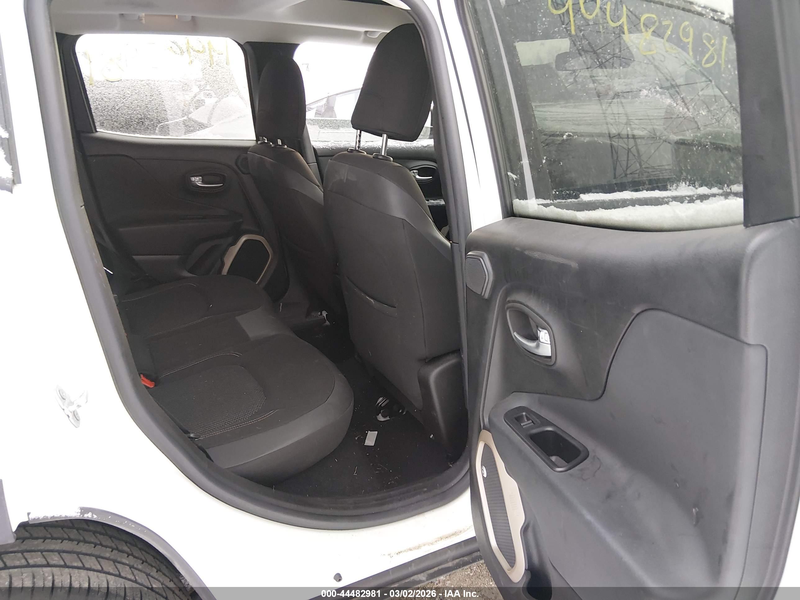 JEEP RENEGADE image 8