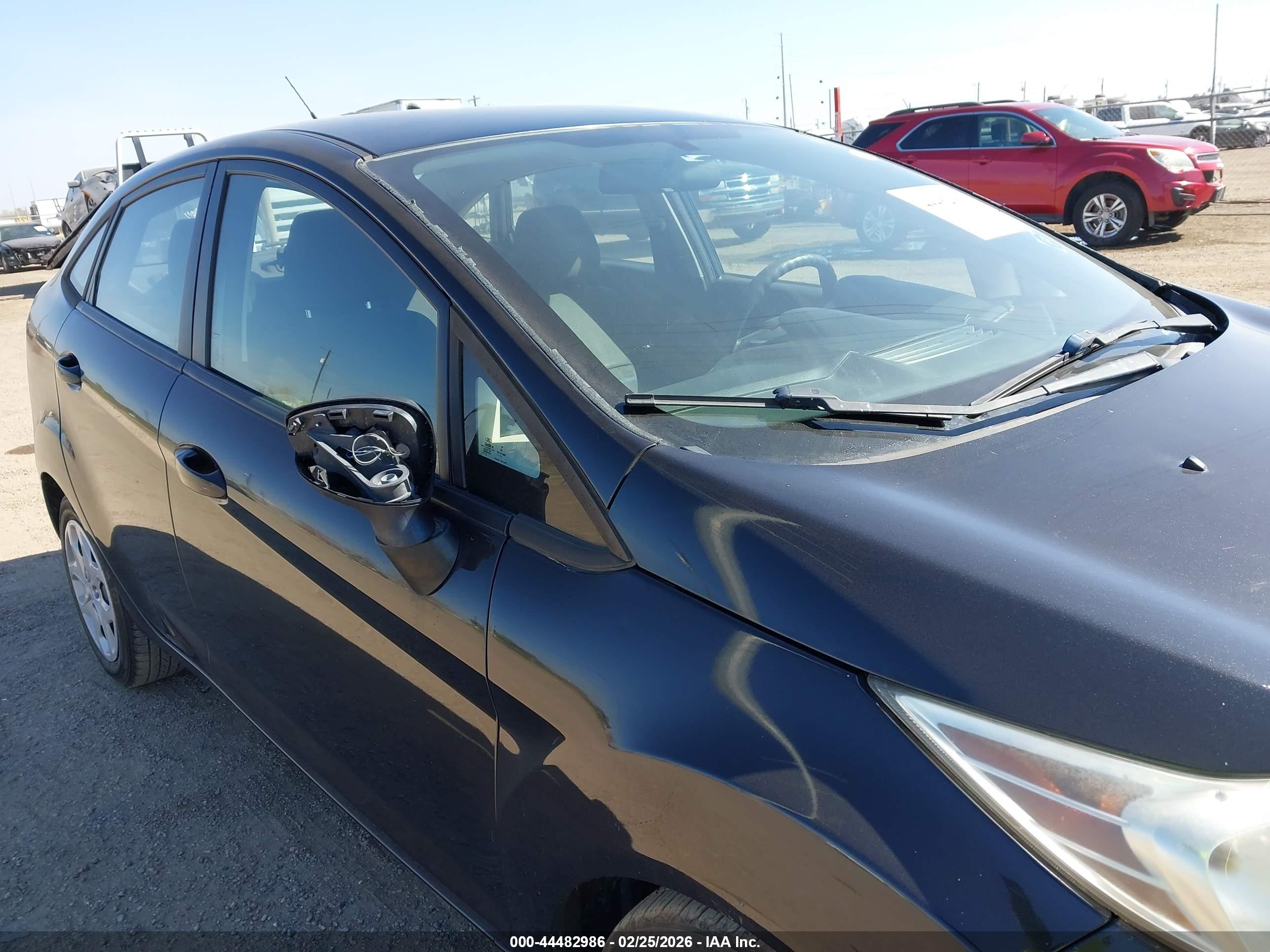 FORD FIESTA image 6