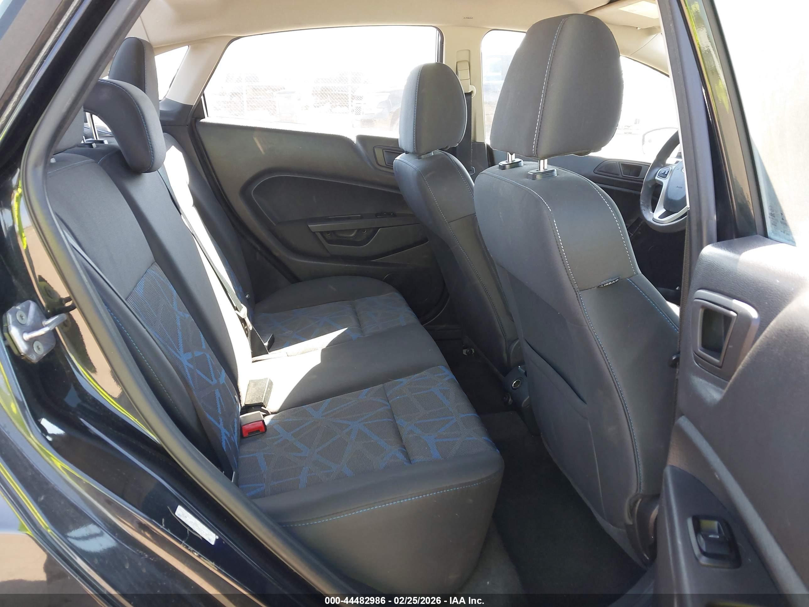 FORD FIESTA image 8