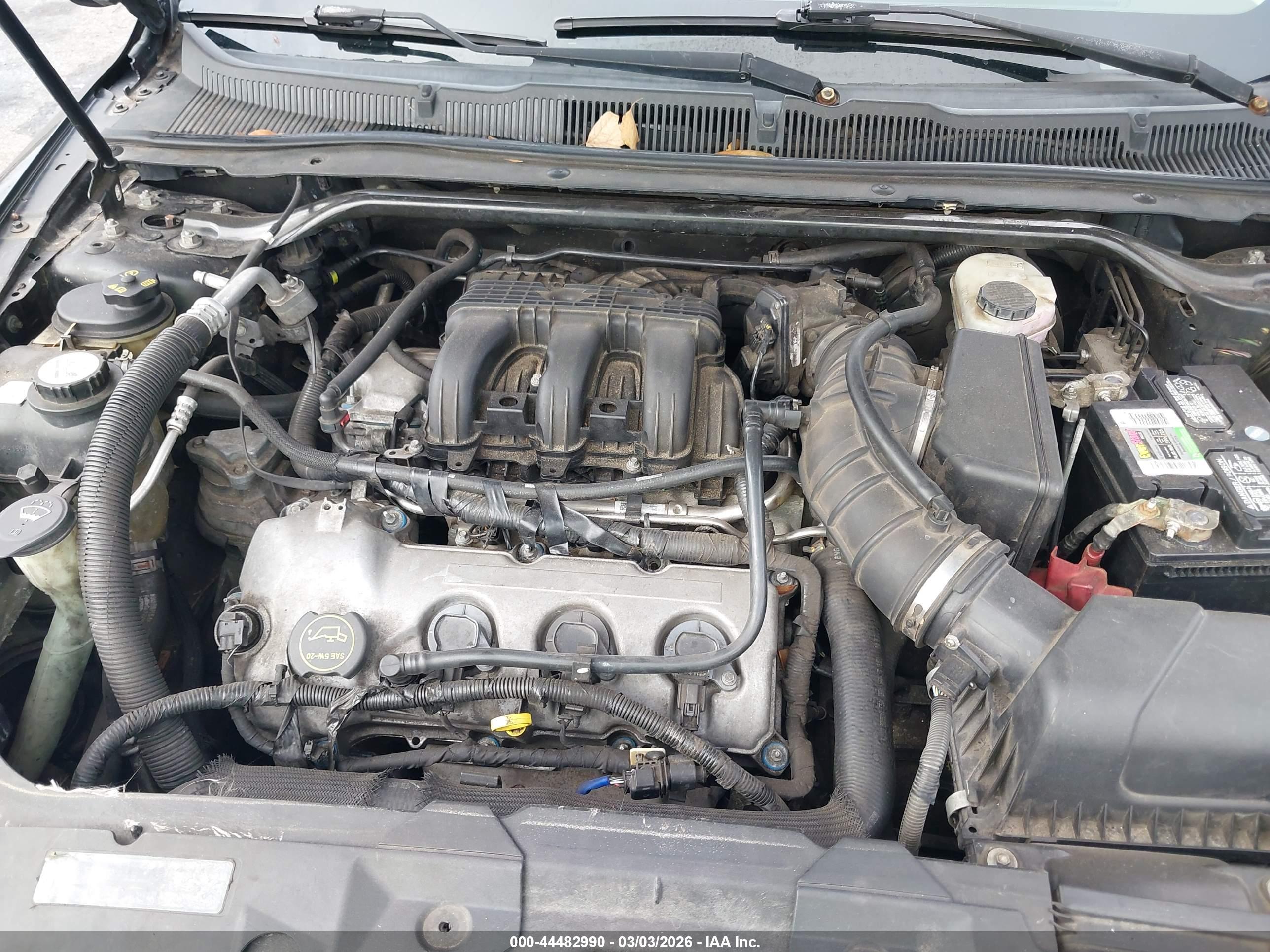 FORD TAURUS image 10