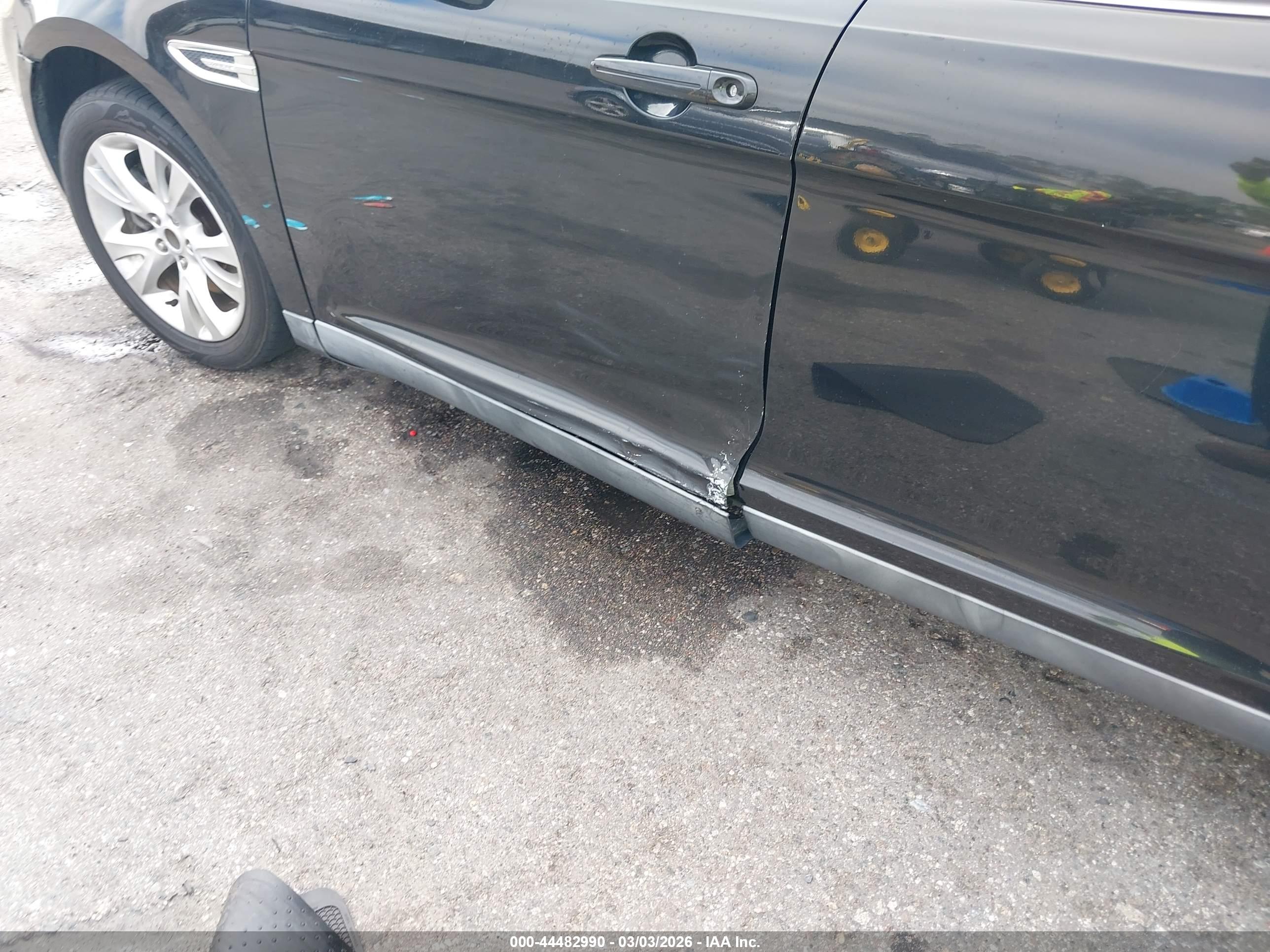 FORD TAURUS image 6