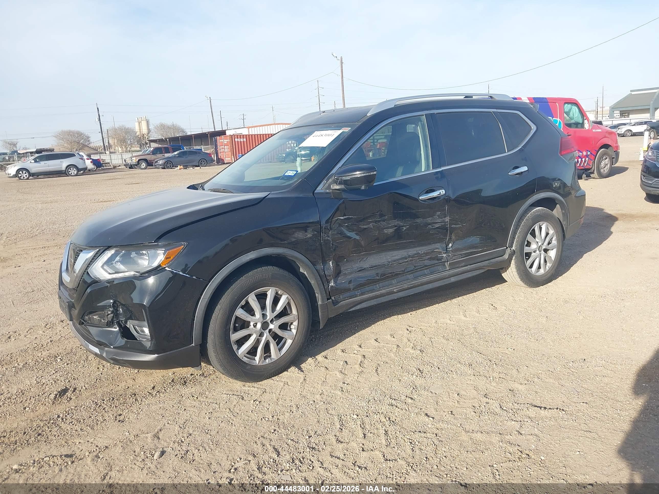 NISSAN ROGUE image 2