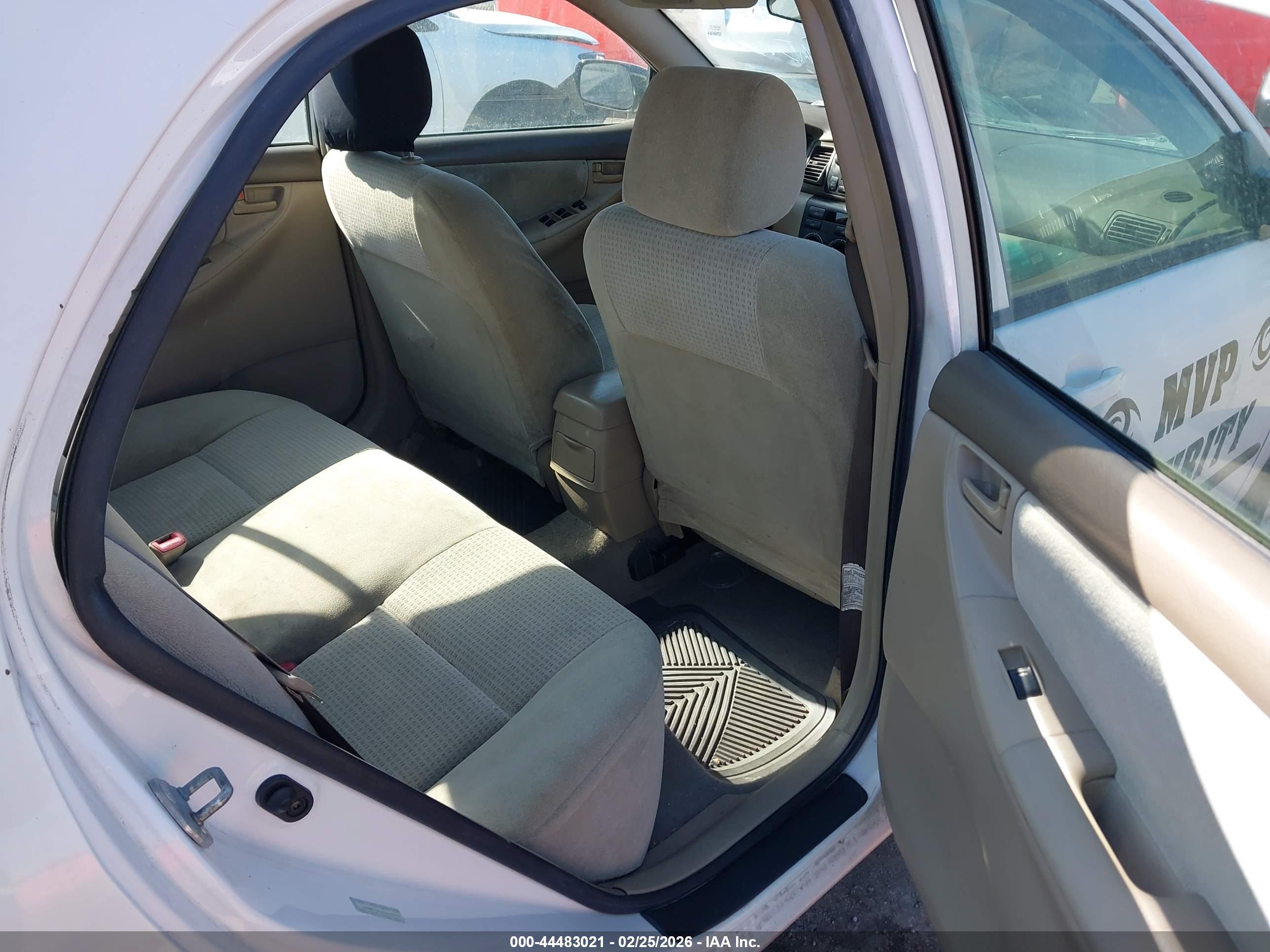 TOYOTA COROLLA image 8