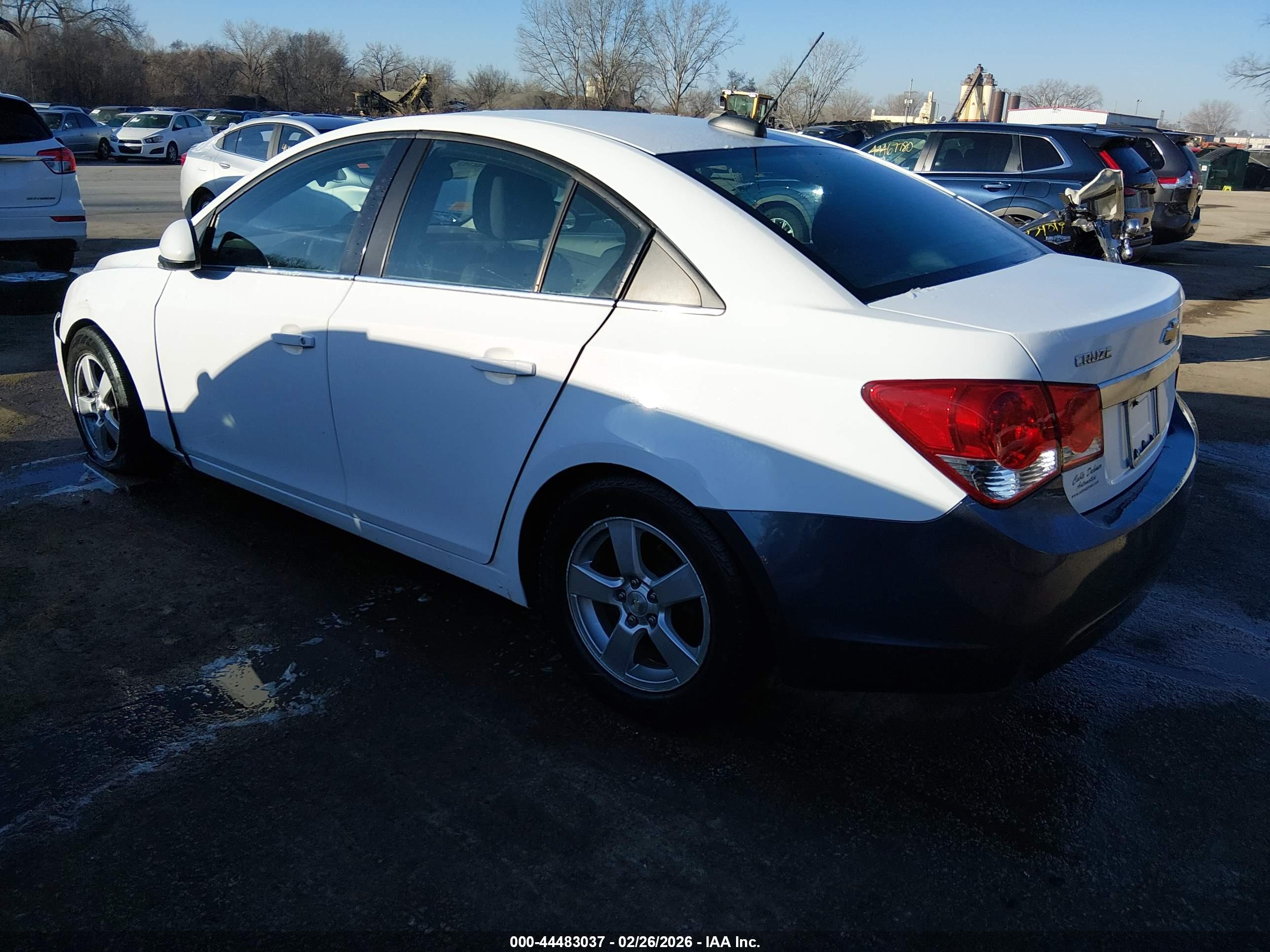 CHEVROLET CRUZE image 3