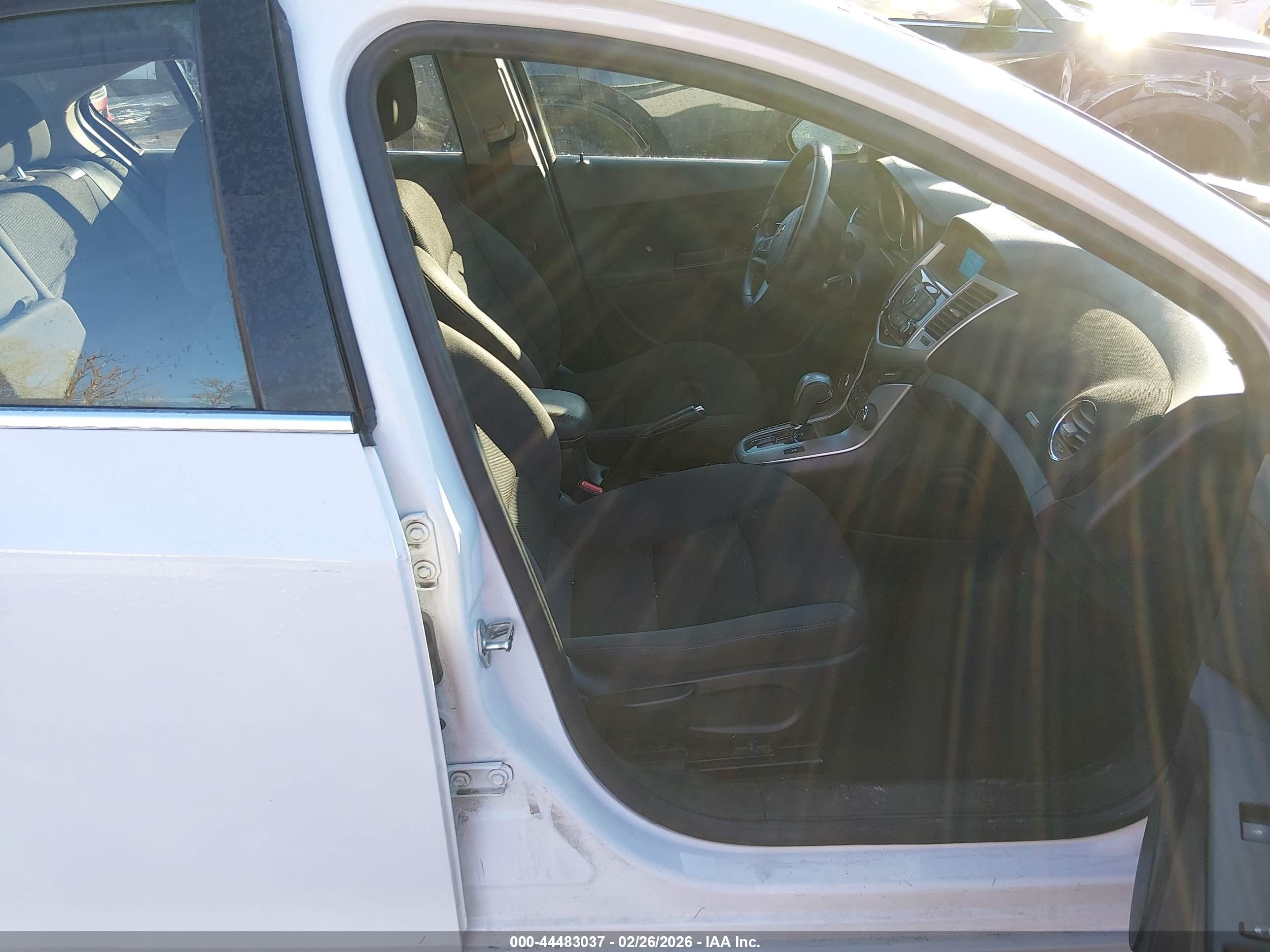 CHEVROLET CRUZE image 5