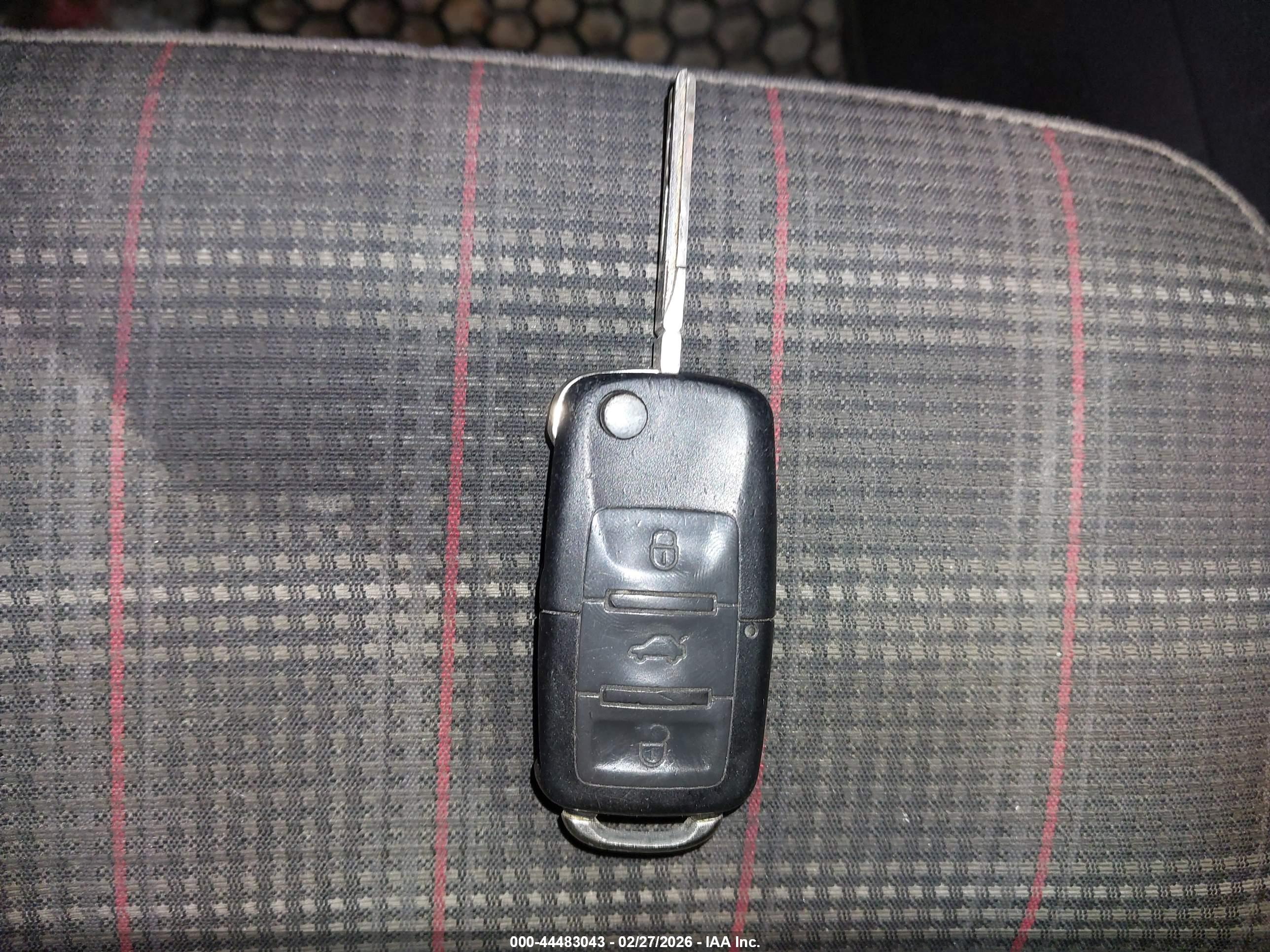 VOLKSWAGEN GTI image 11
