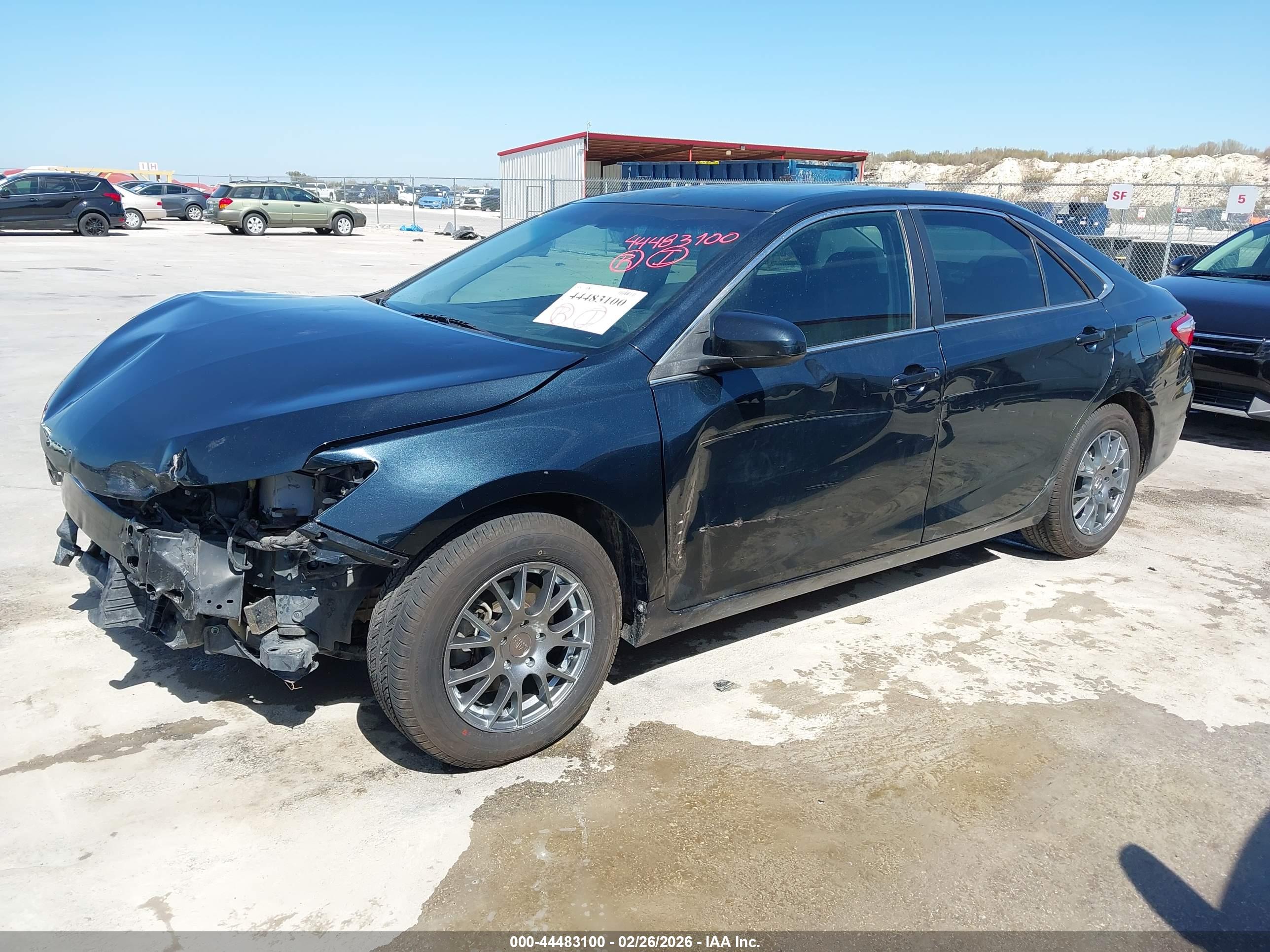 TOYOTA CAMRY image 2