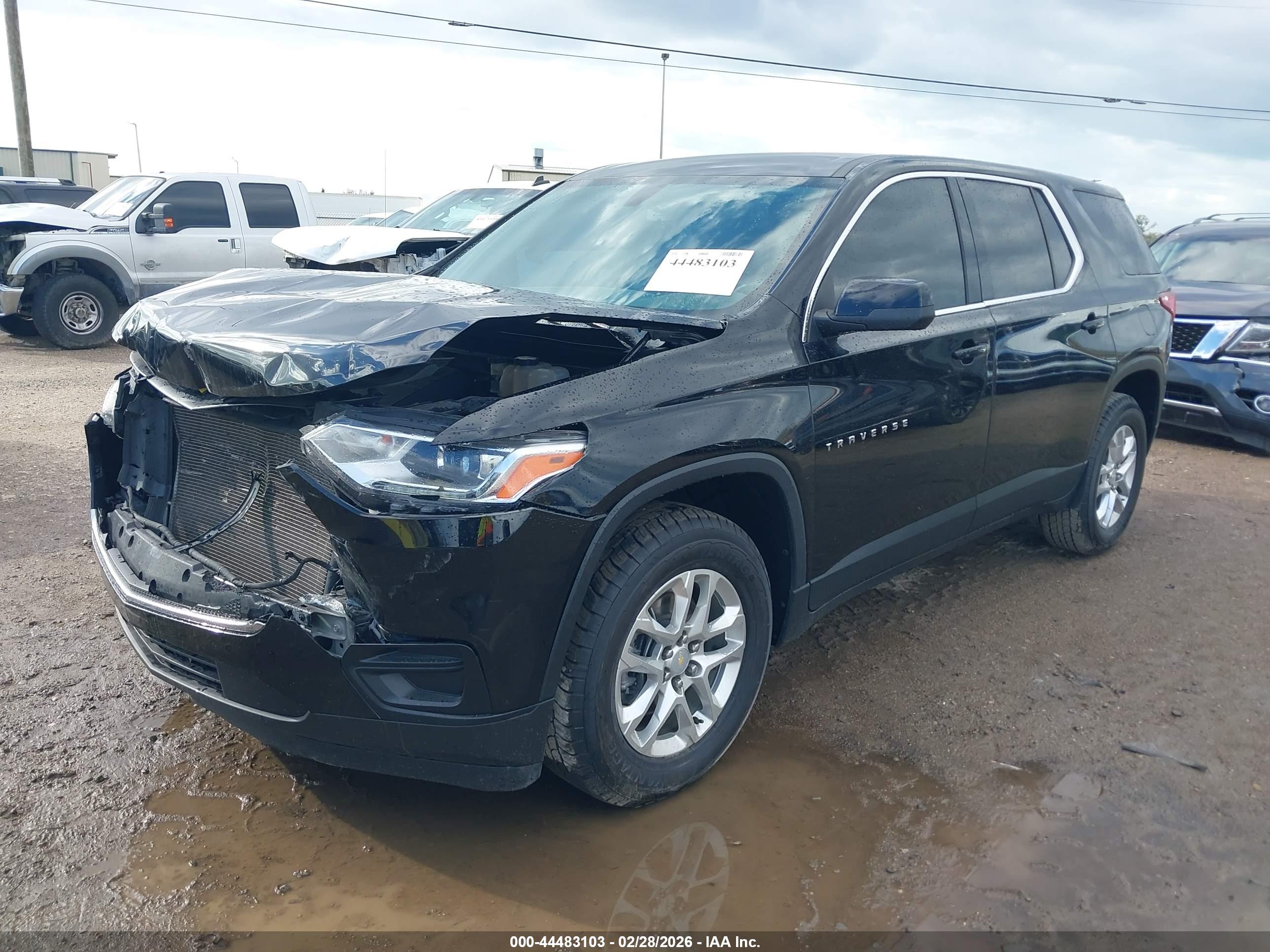 CHEVROLET TRAVERSE image 2