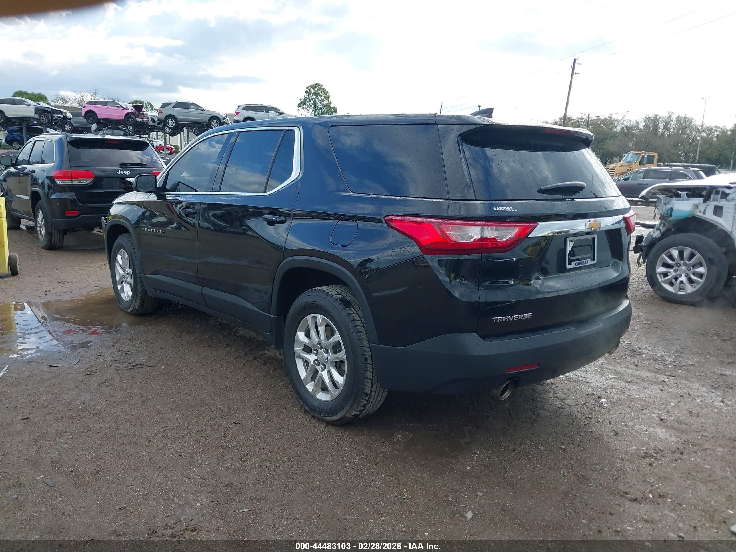 CHEVROLET TRAVERSE image 3