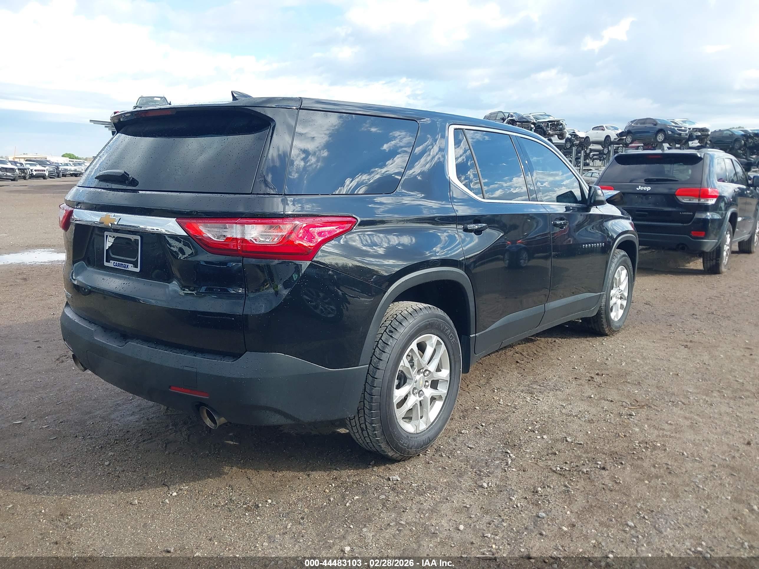 CHEVROLET TRAVERSE image 4