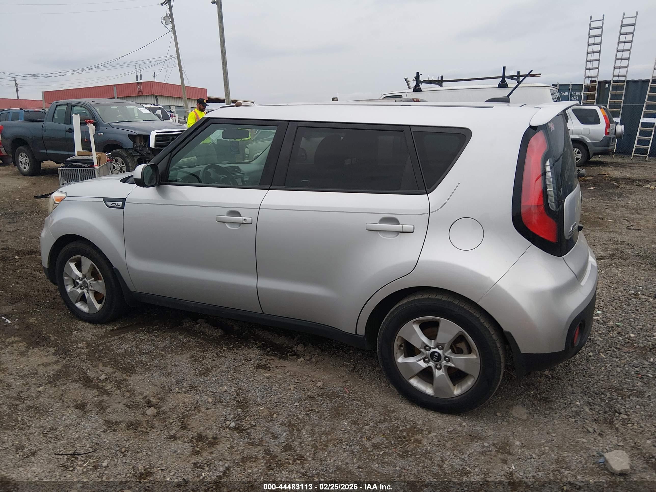 KIA SOUL image 6