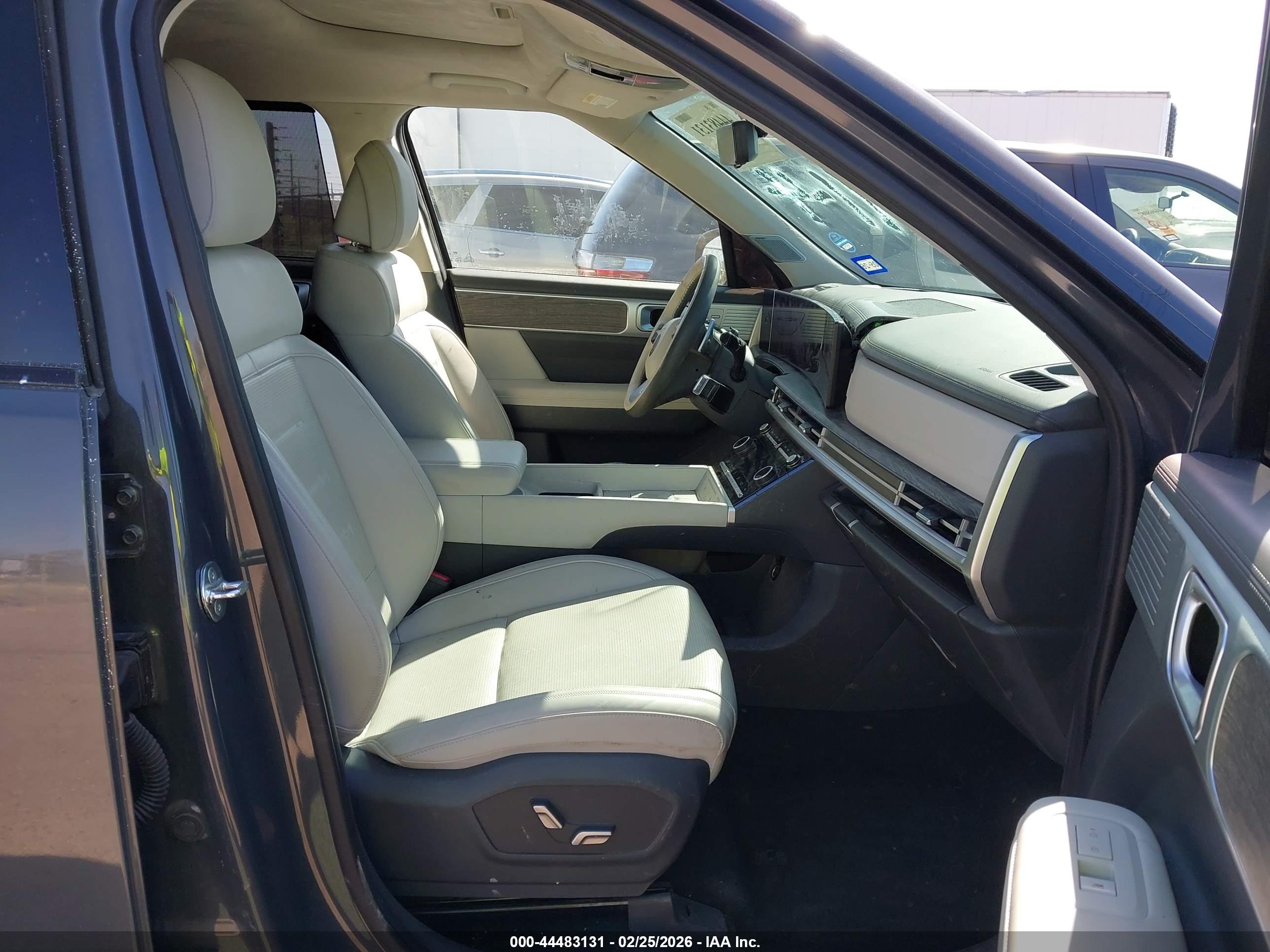 HYUNDAI SANTA image 5