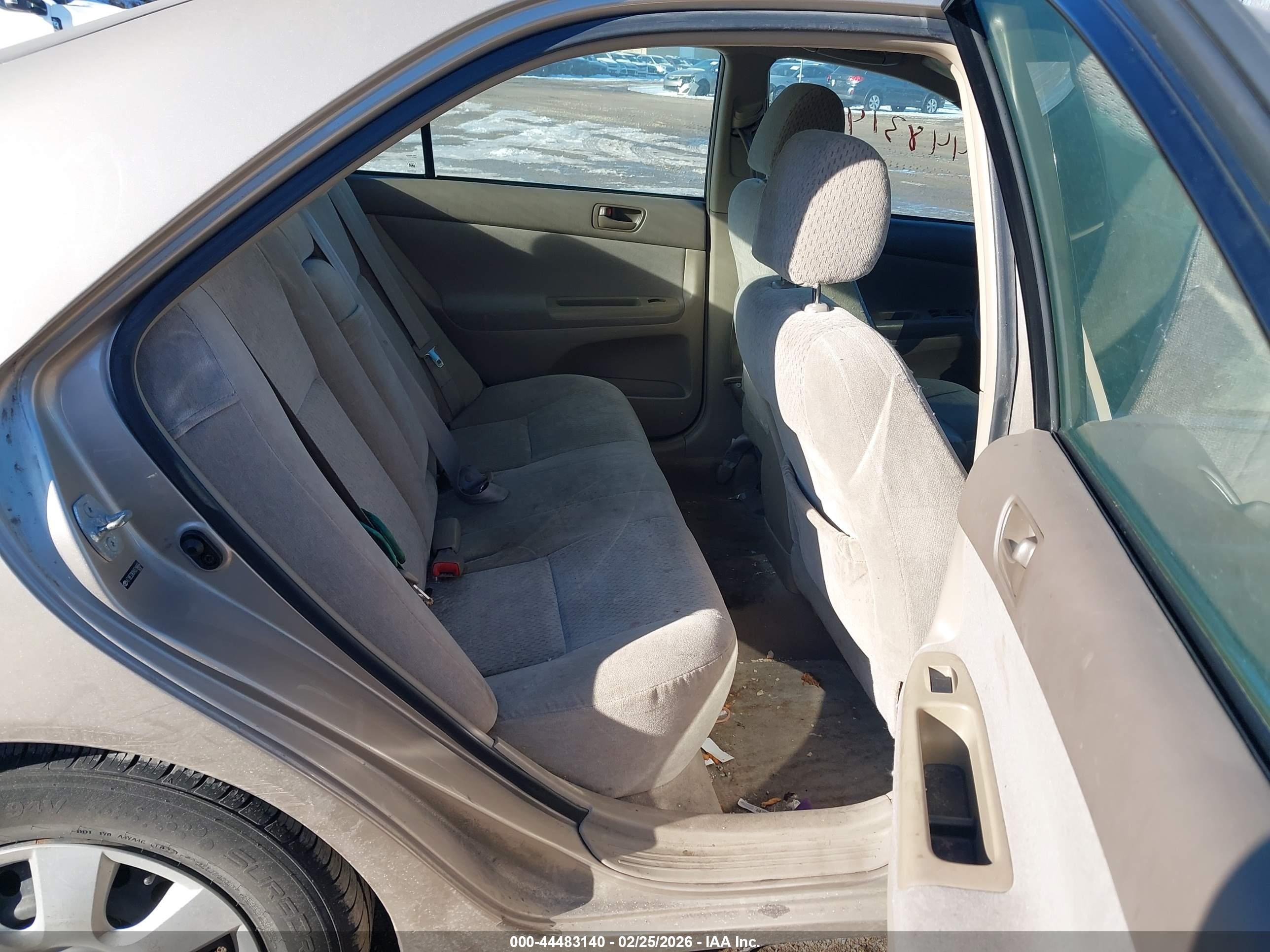 TOYOTA CAMRY image 8