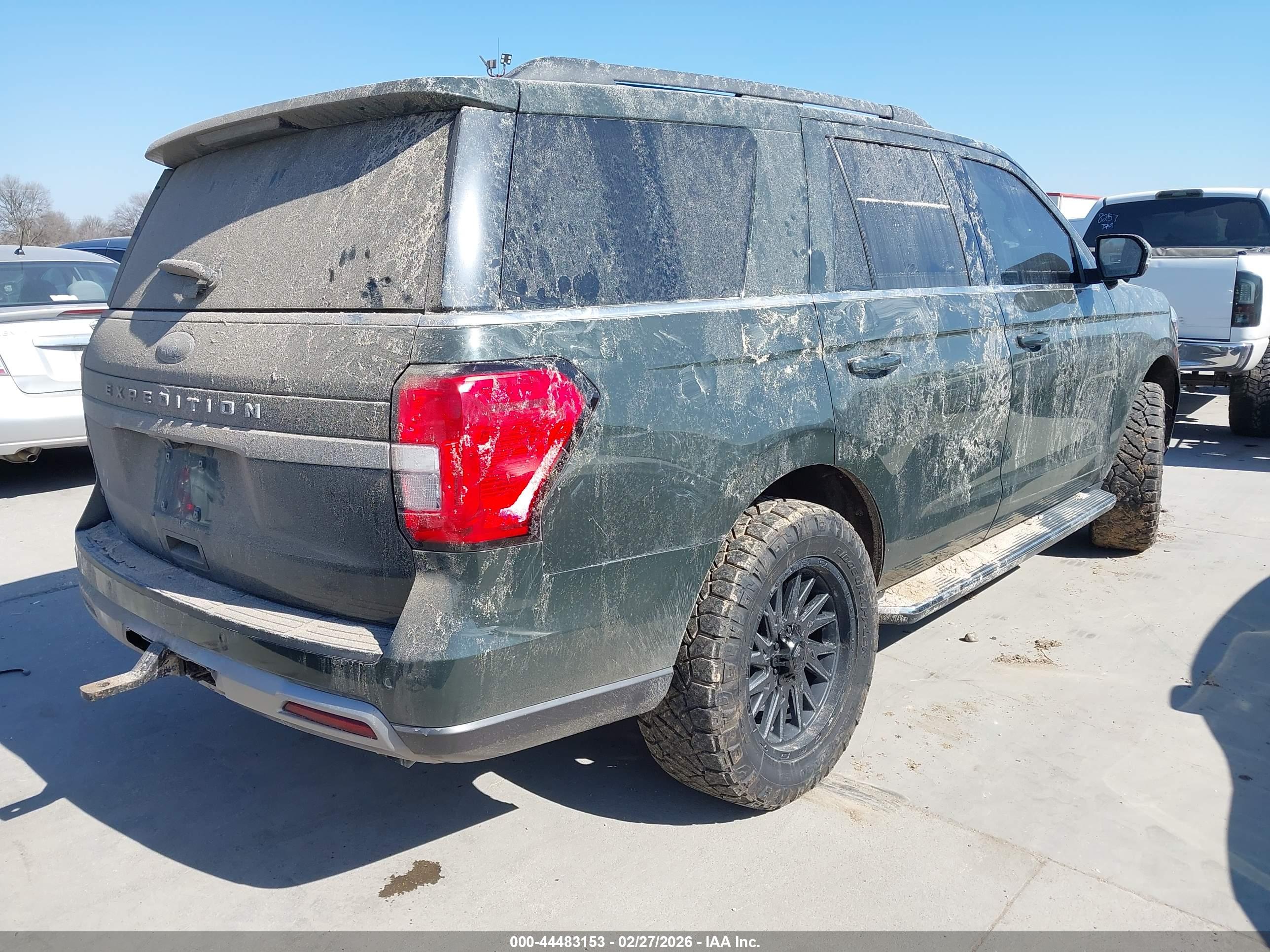 FORD EXPEDITION image 4