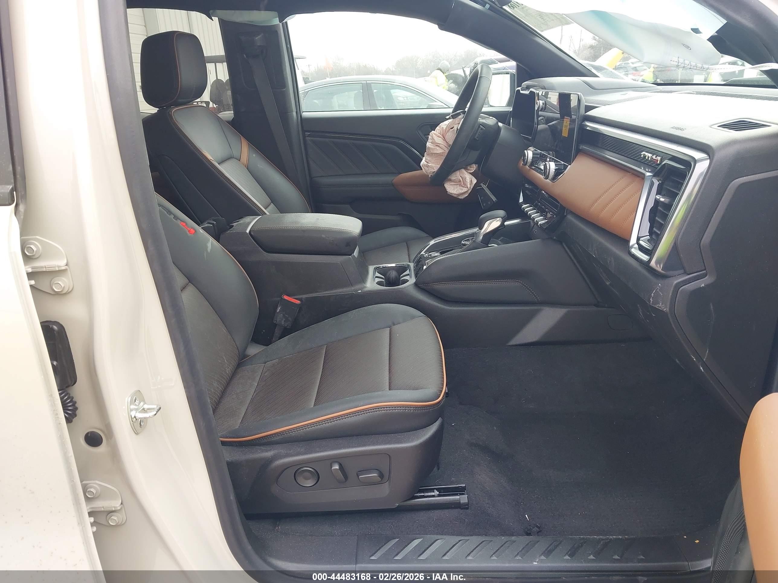 GMC CANYON image 5
