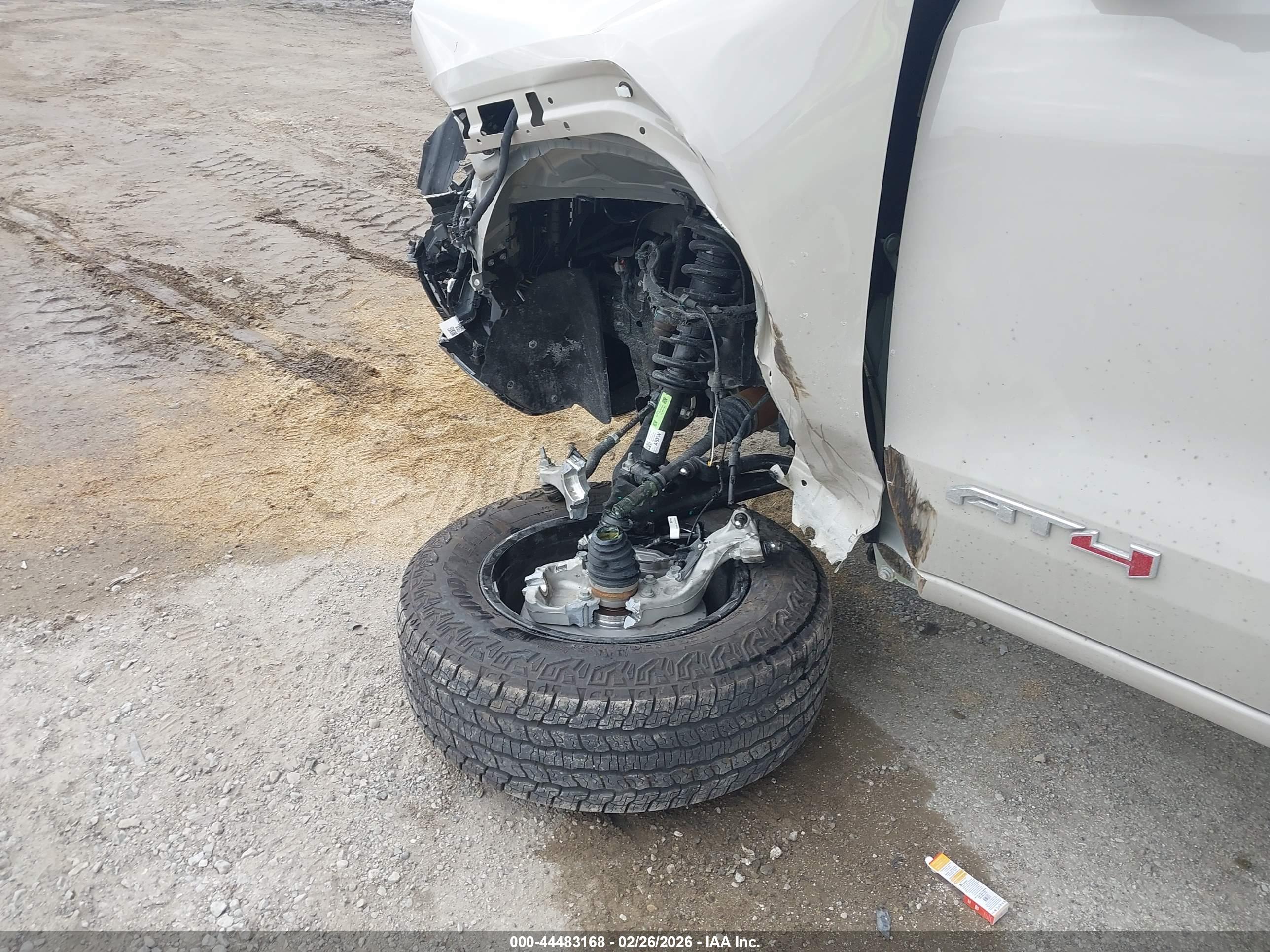 GMC CANYON image 6