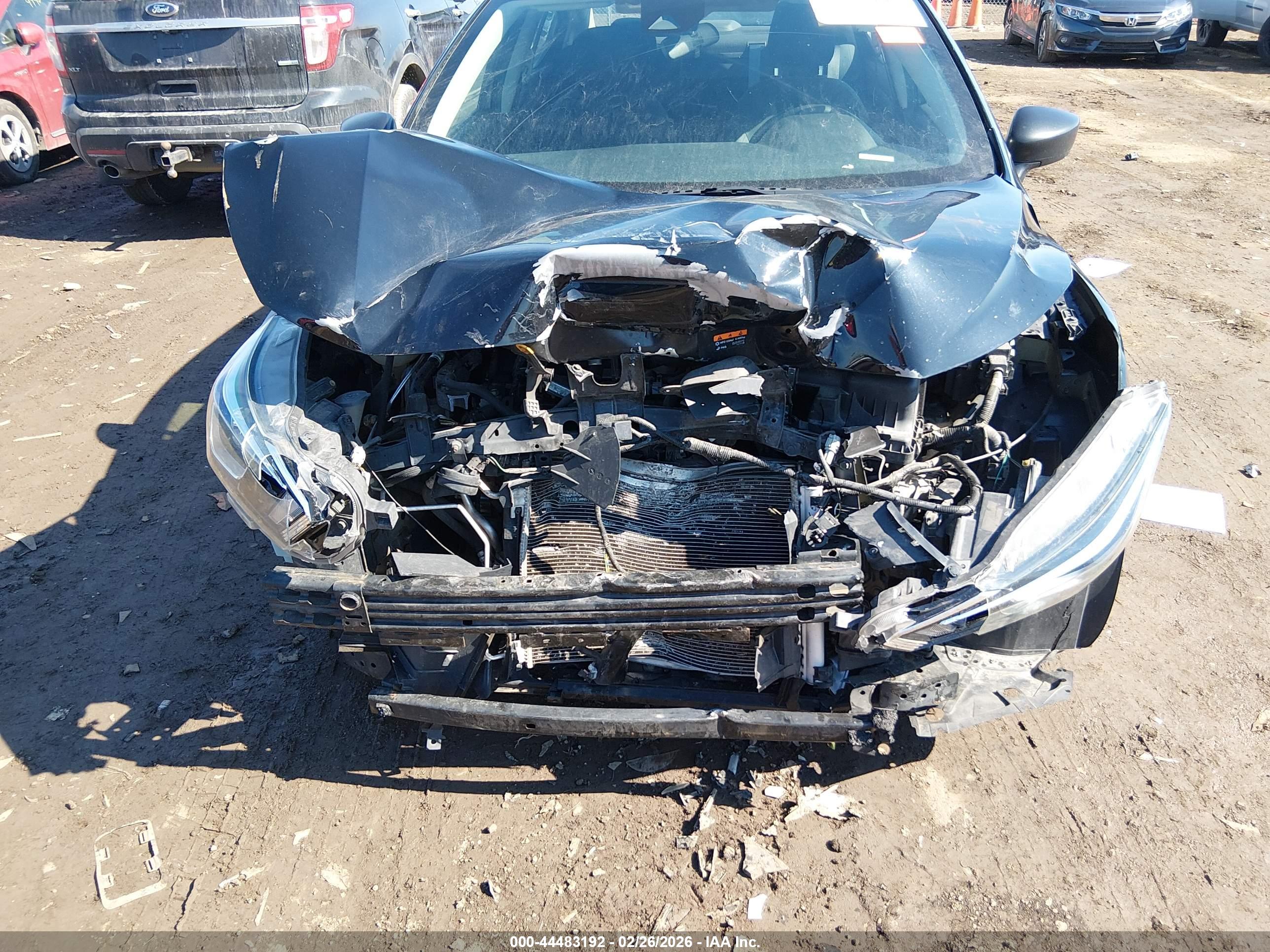 NISSAN VERSA image 6