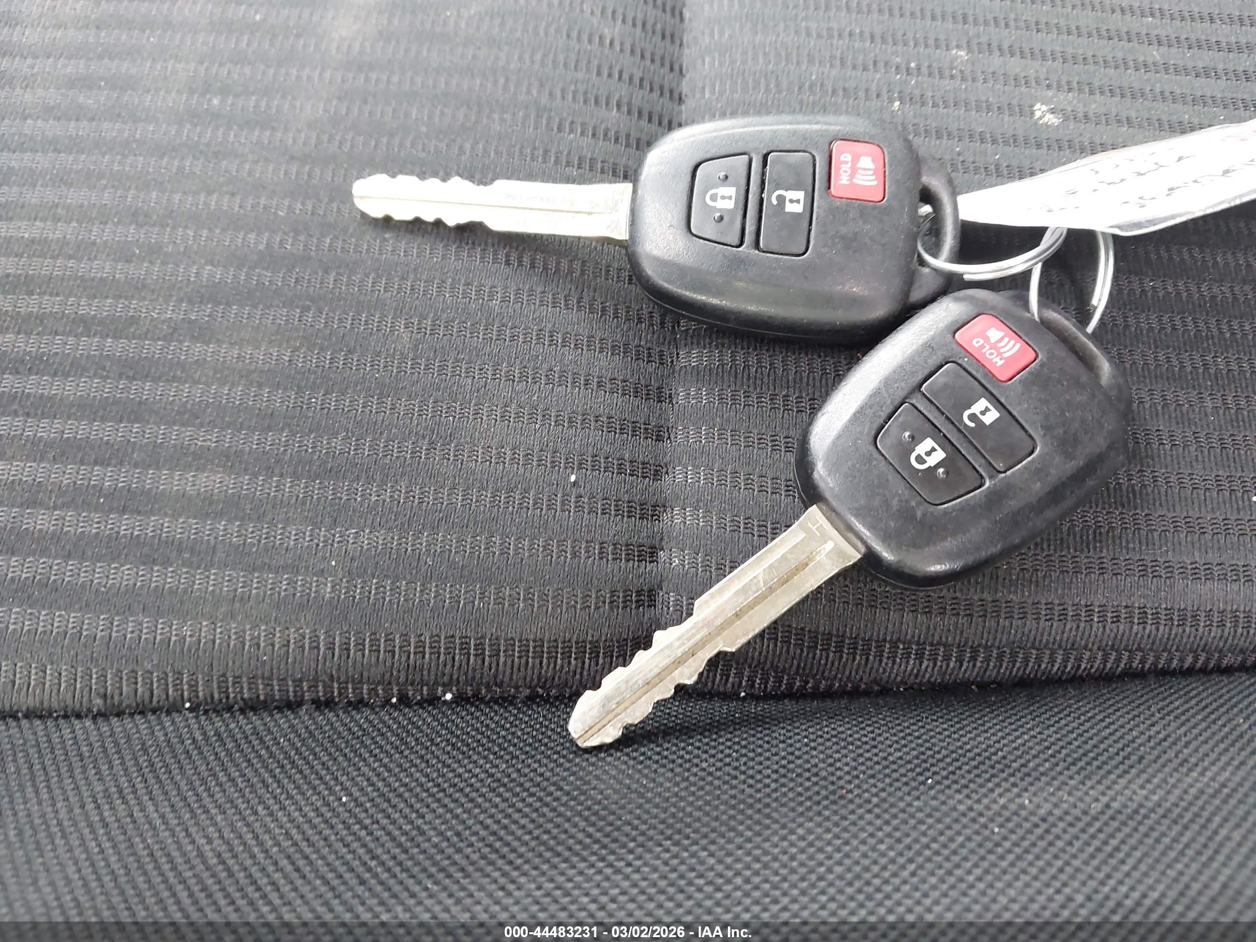 TOYOTA RAV4 image 11