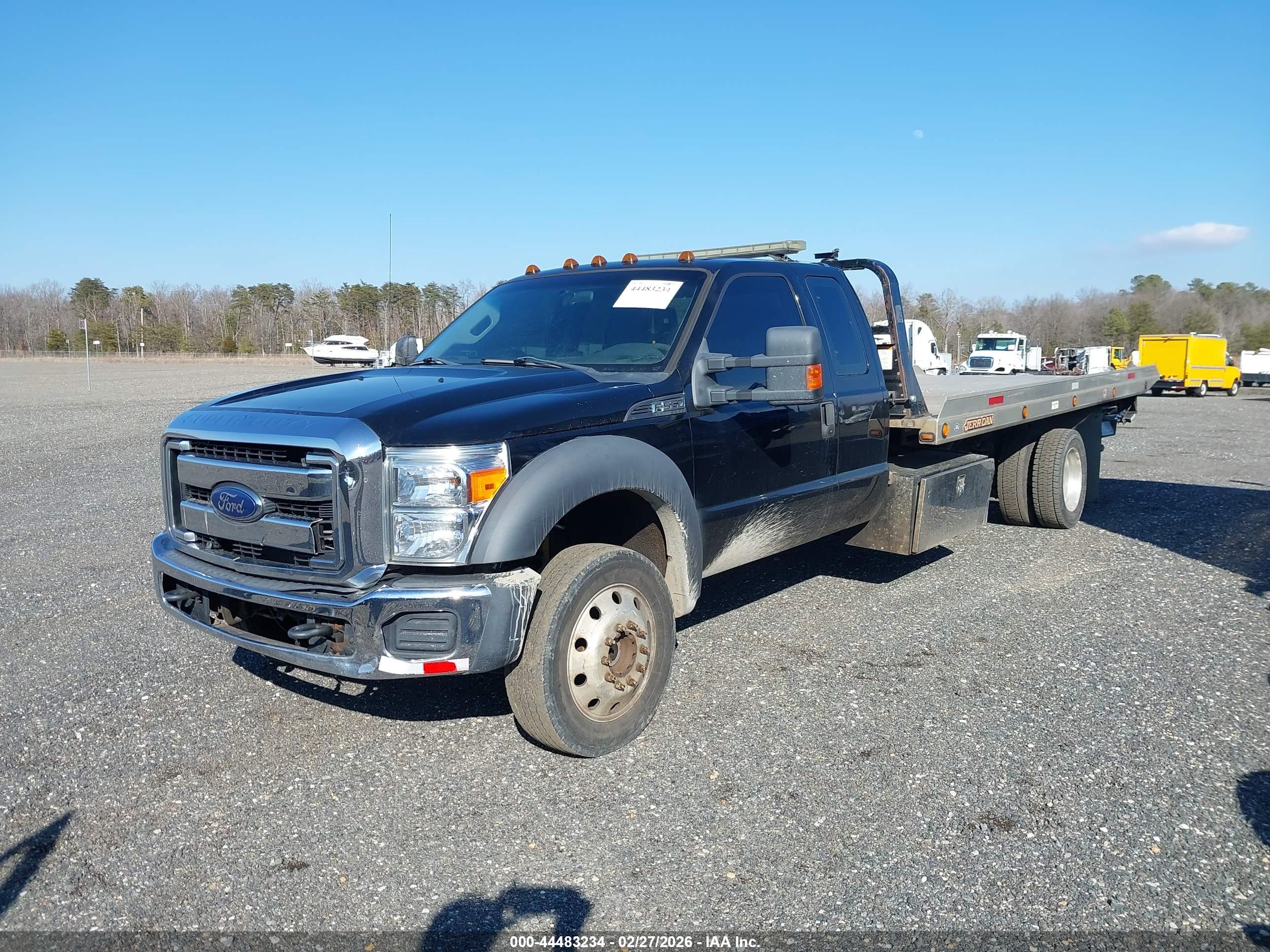 FORD F-550 image 2