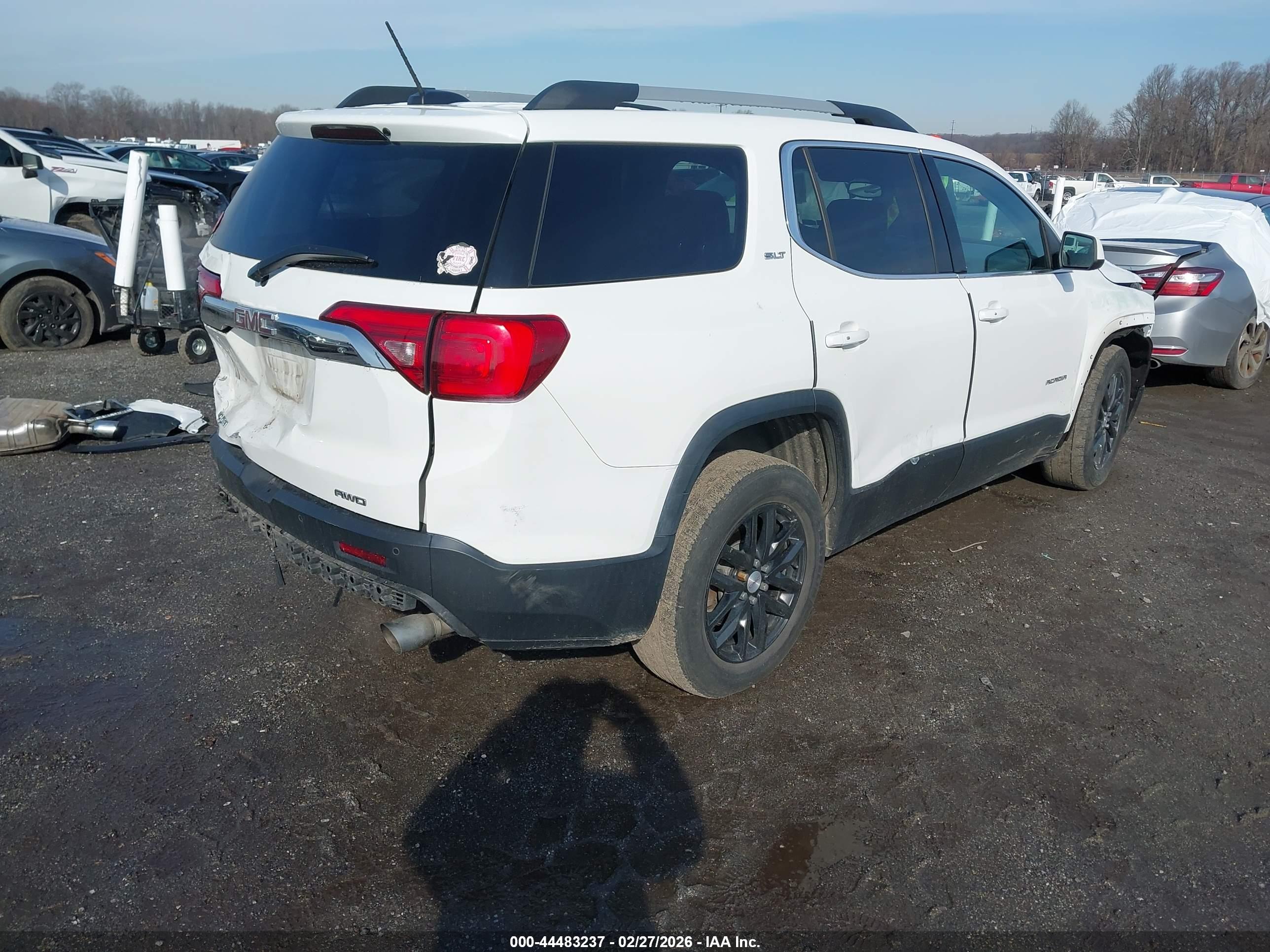 GMC ACADIA image 4