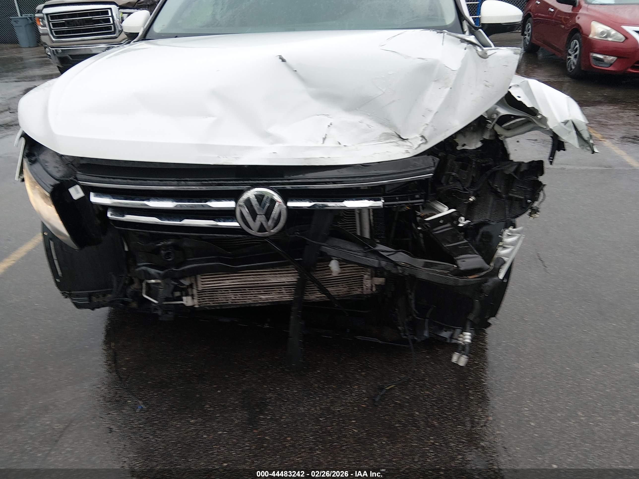 VOLKSWAGEN TIGUAN image 6