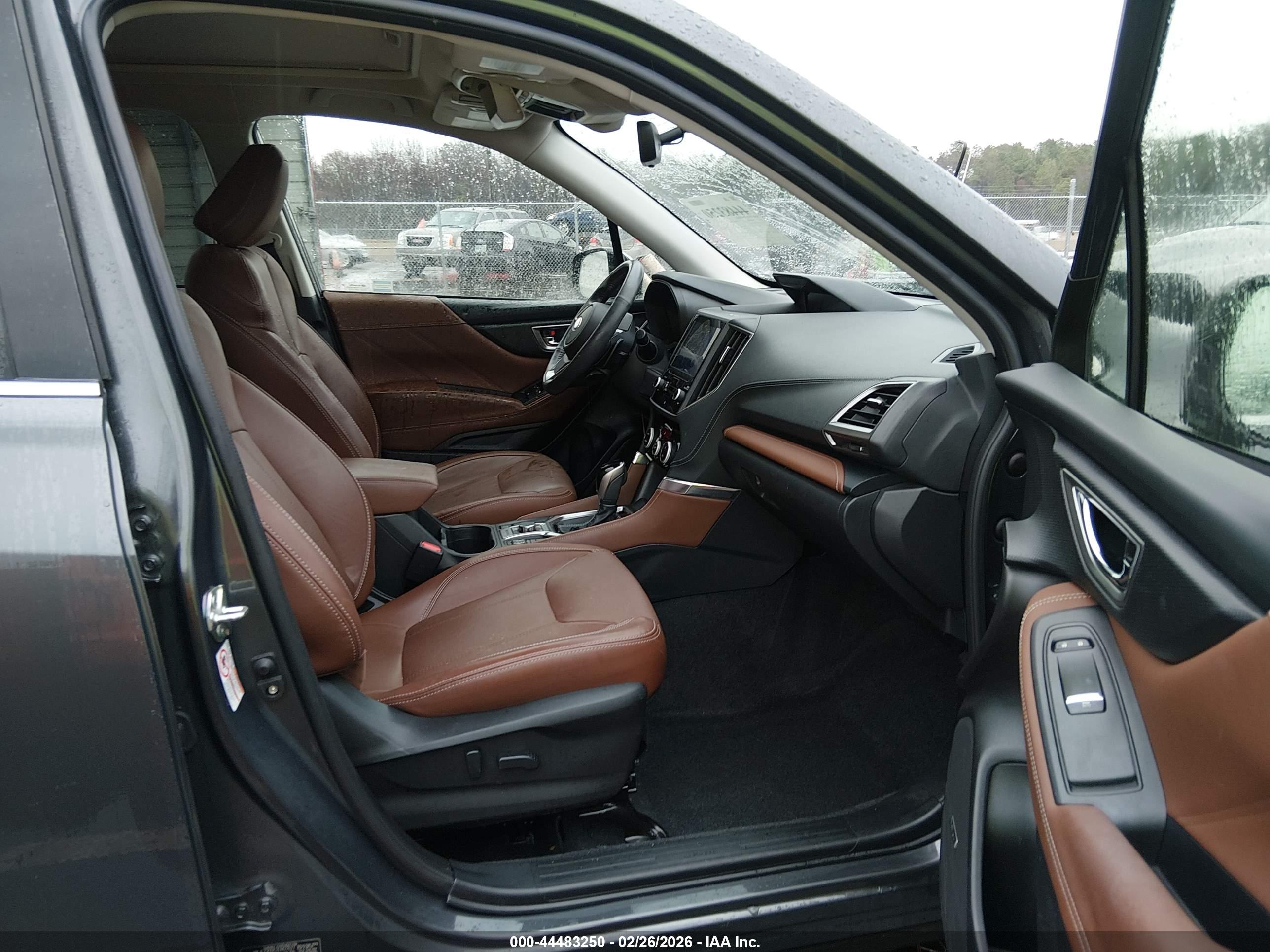 SUBARU FORESTER image 5