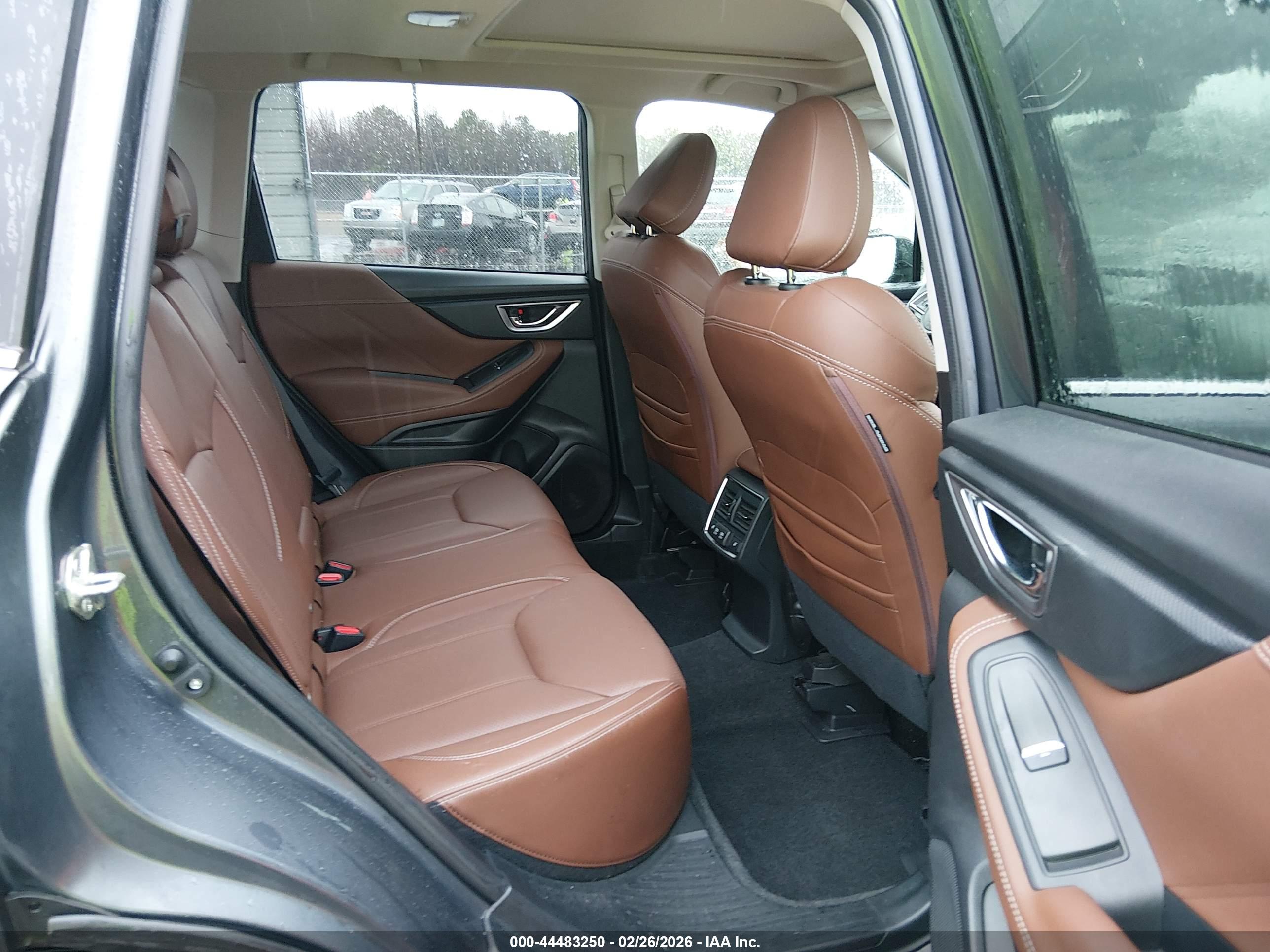 SUBARU FORESTER image 8