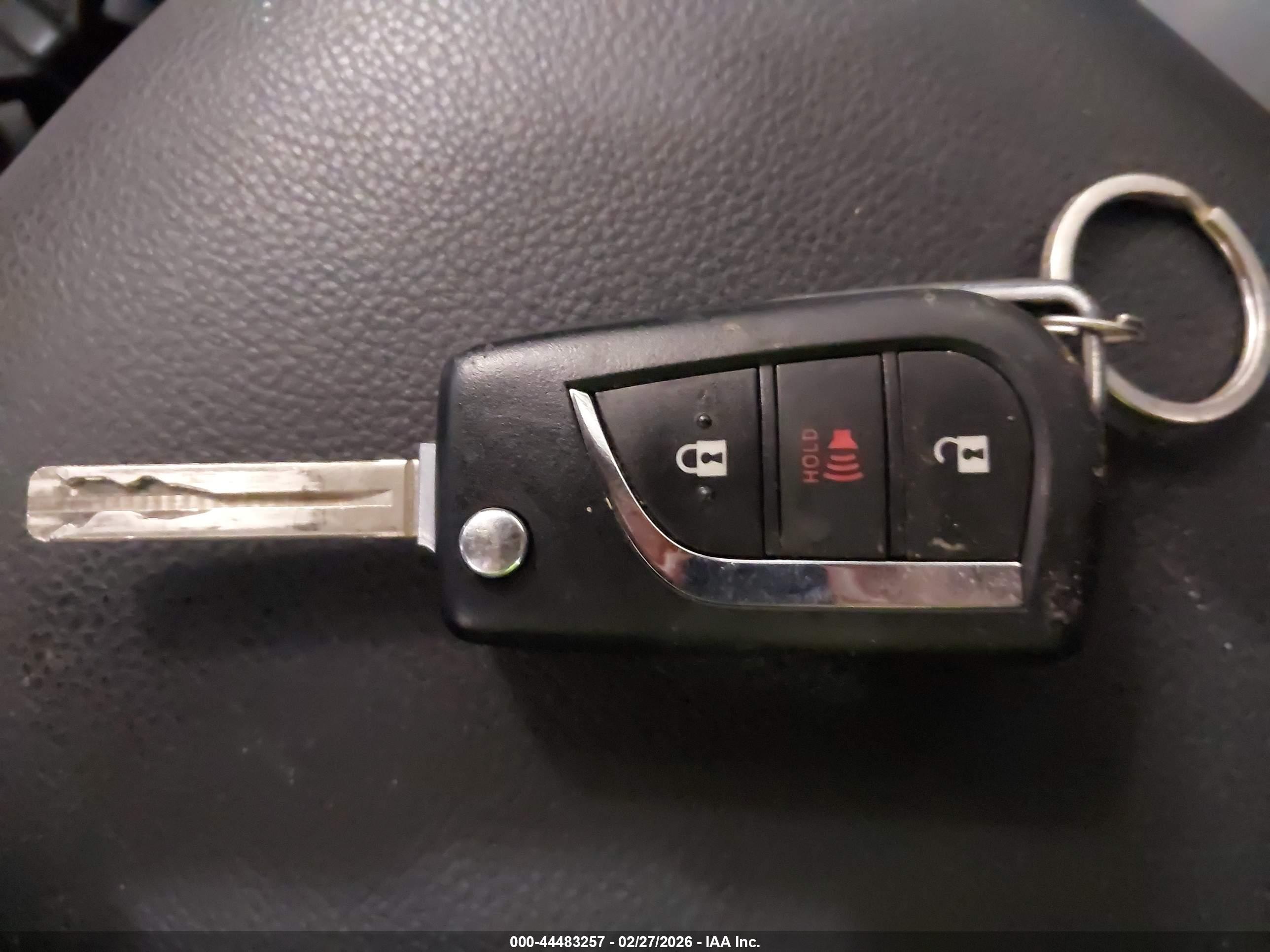 TOYOTA RAV4 image 11
