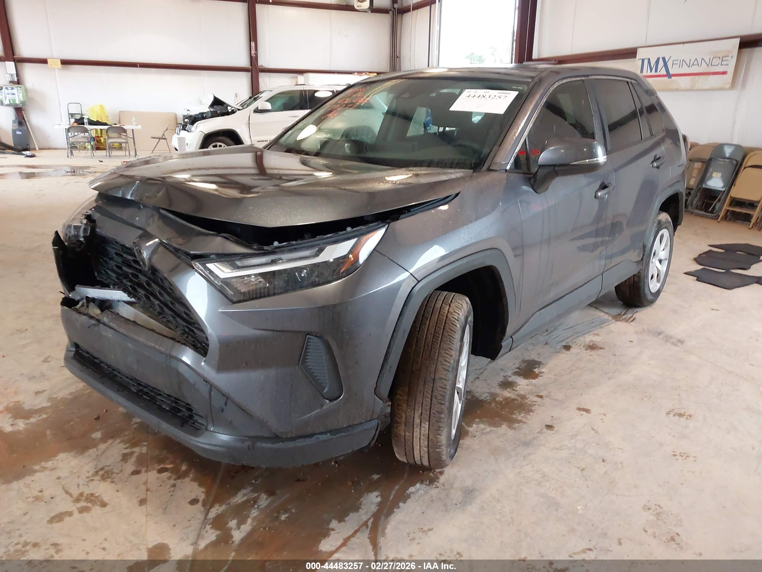 TOYOTA RAV4 image 2