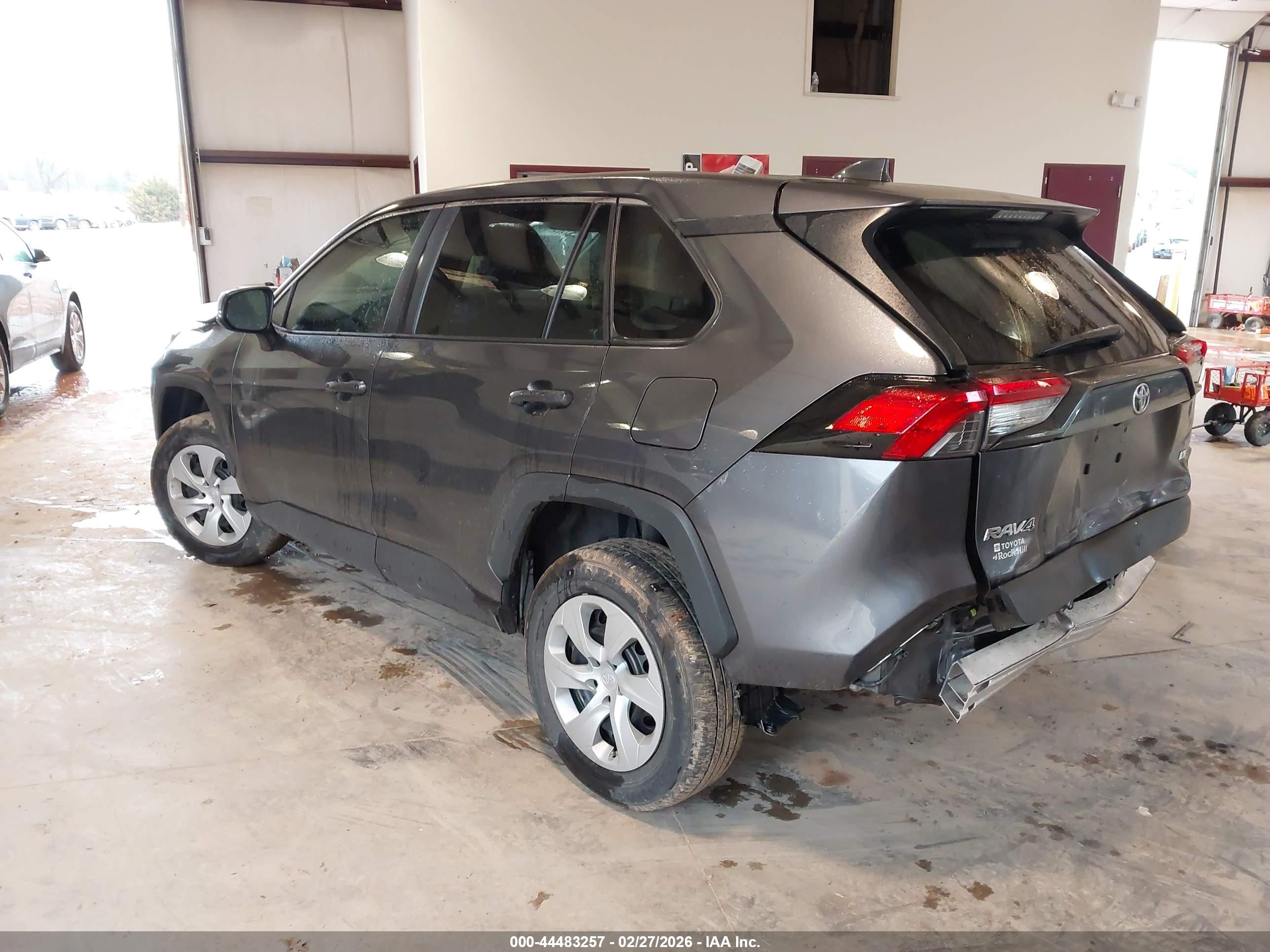 TOYOTA RAV4 image 3