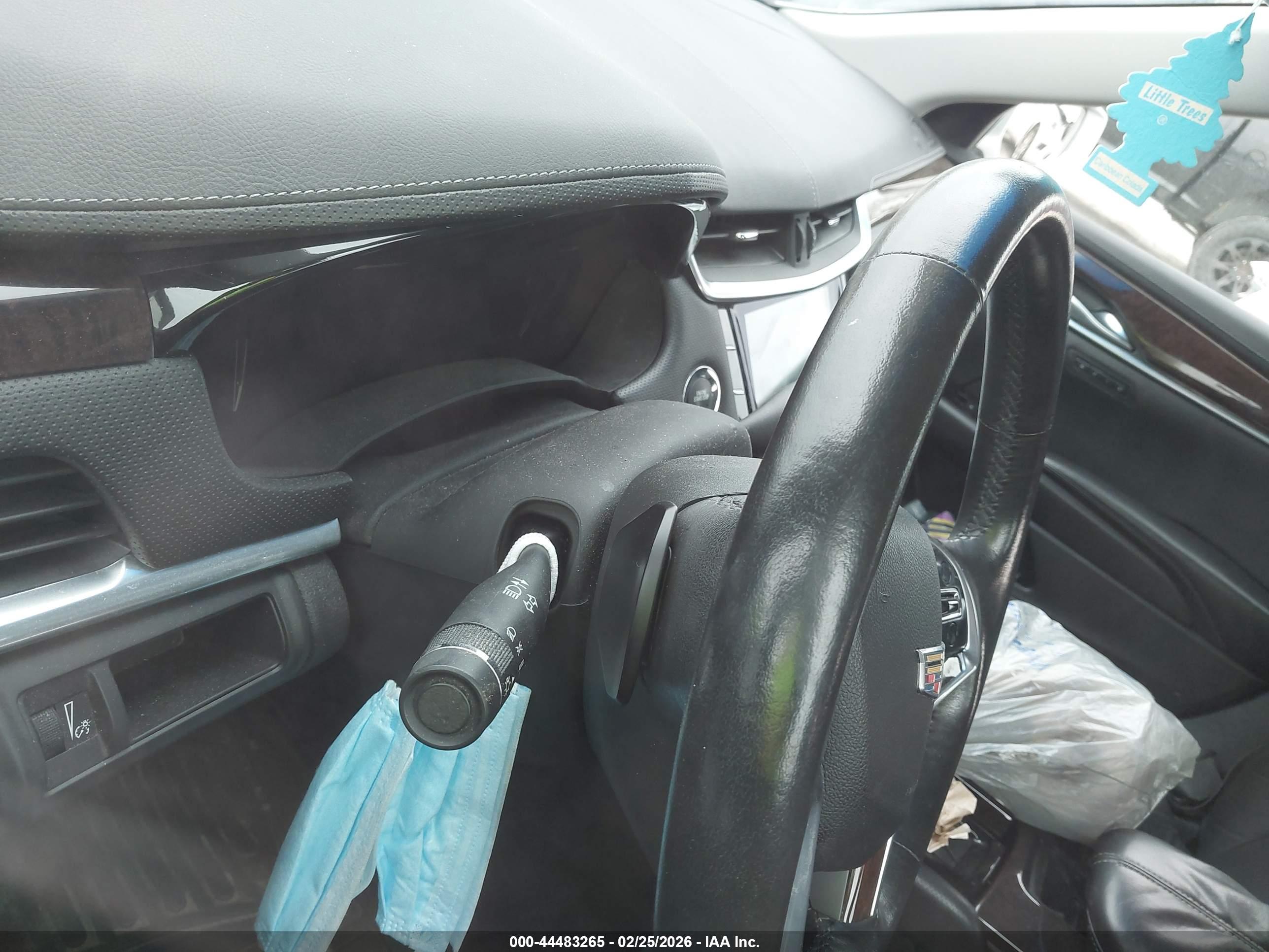 CADILLAC XTS image 7