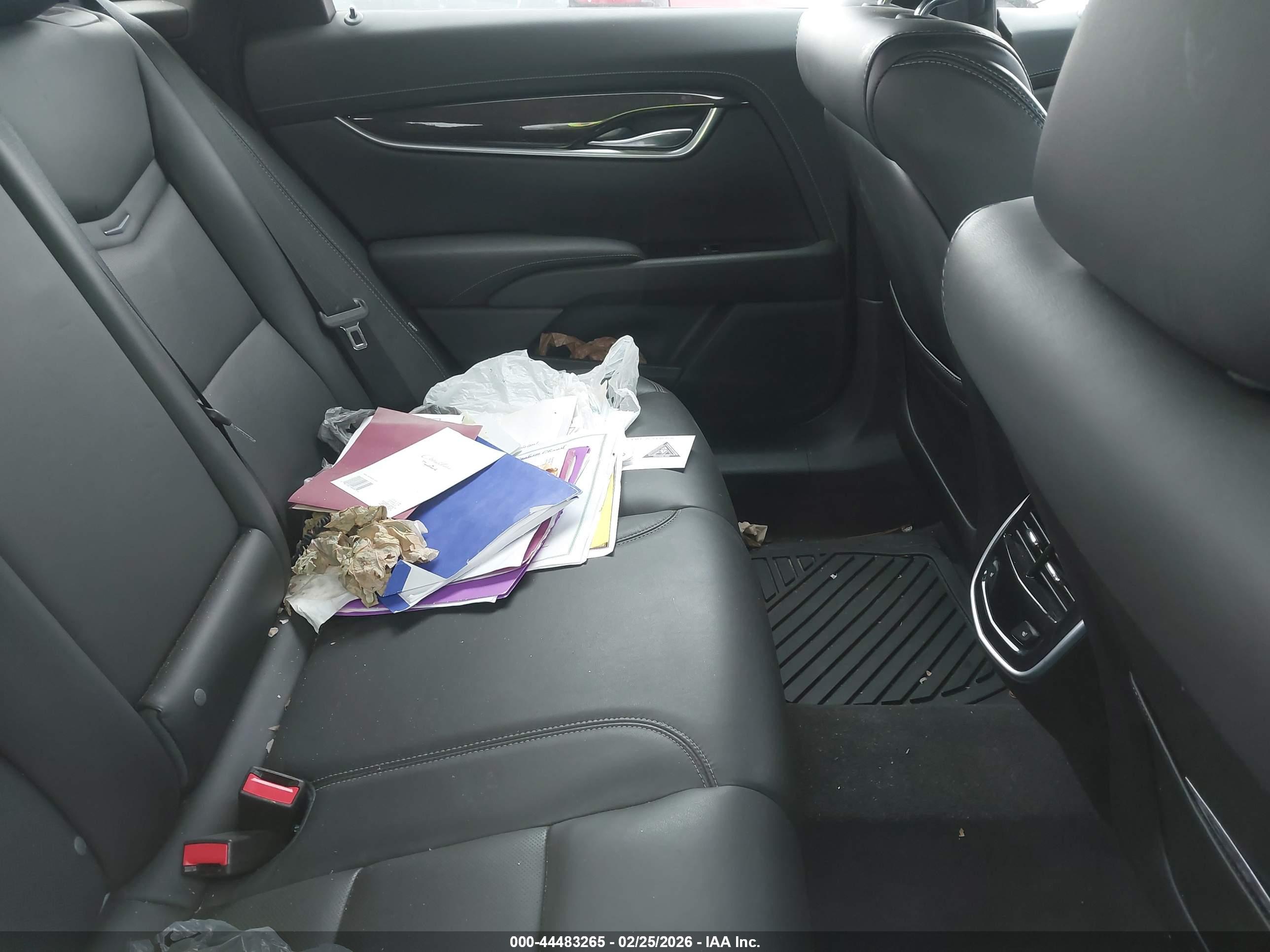CADILLAC XTS image 8