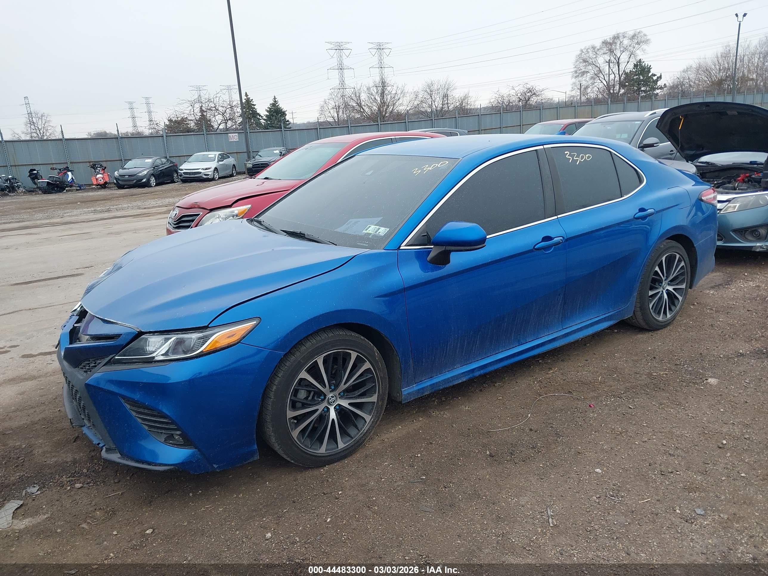TOYOTA CAMRY image 2