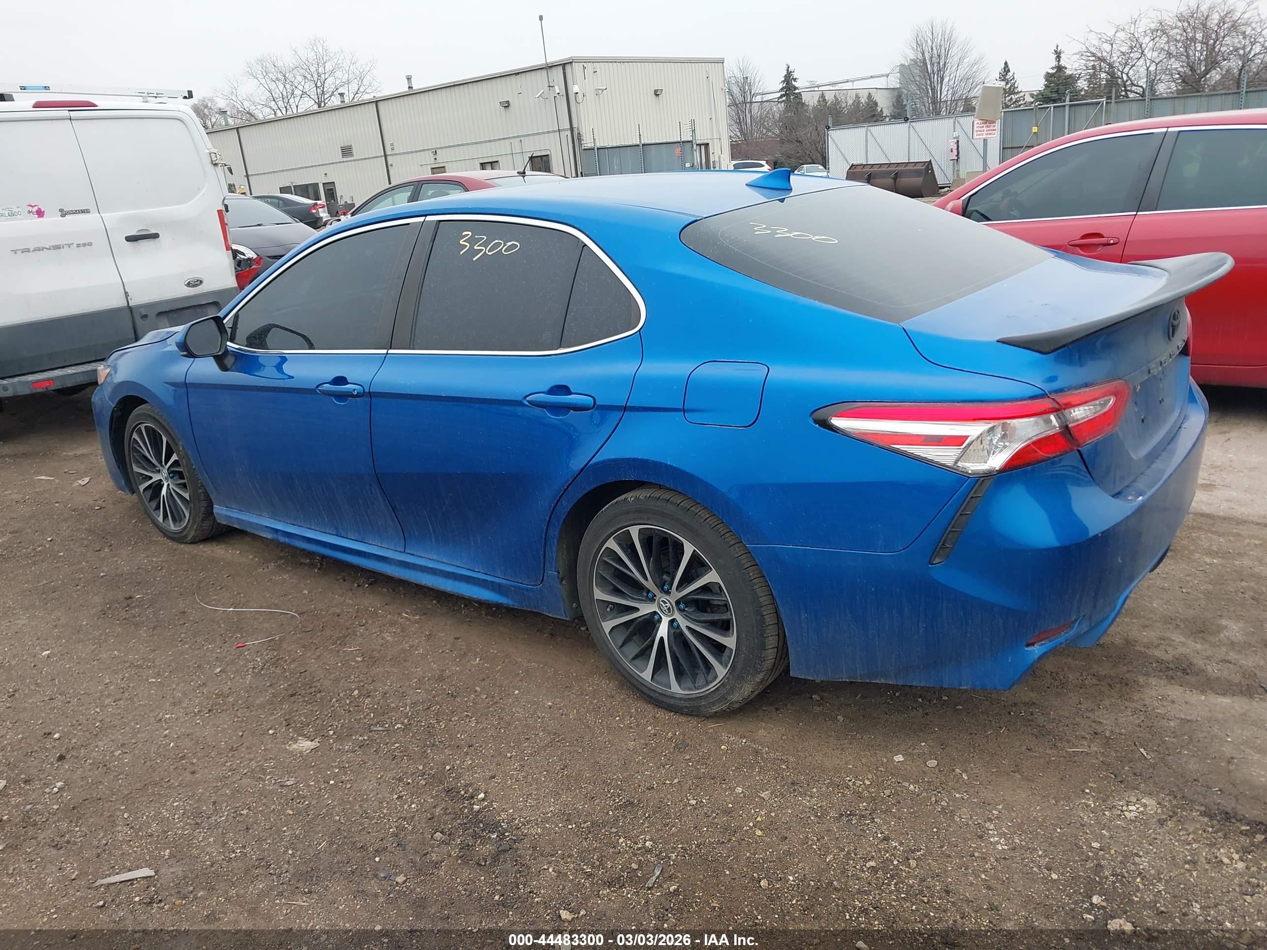 TOYOTA CAMRY image 3