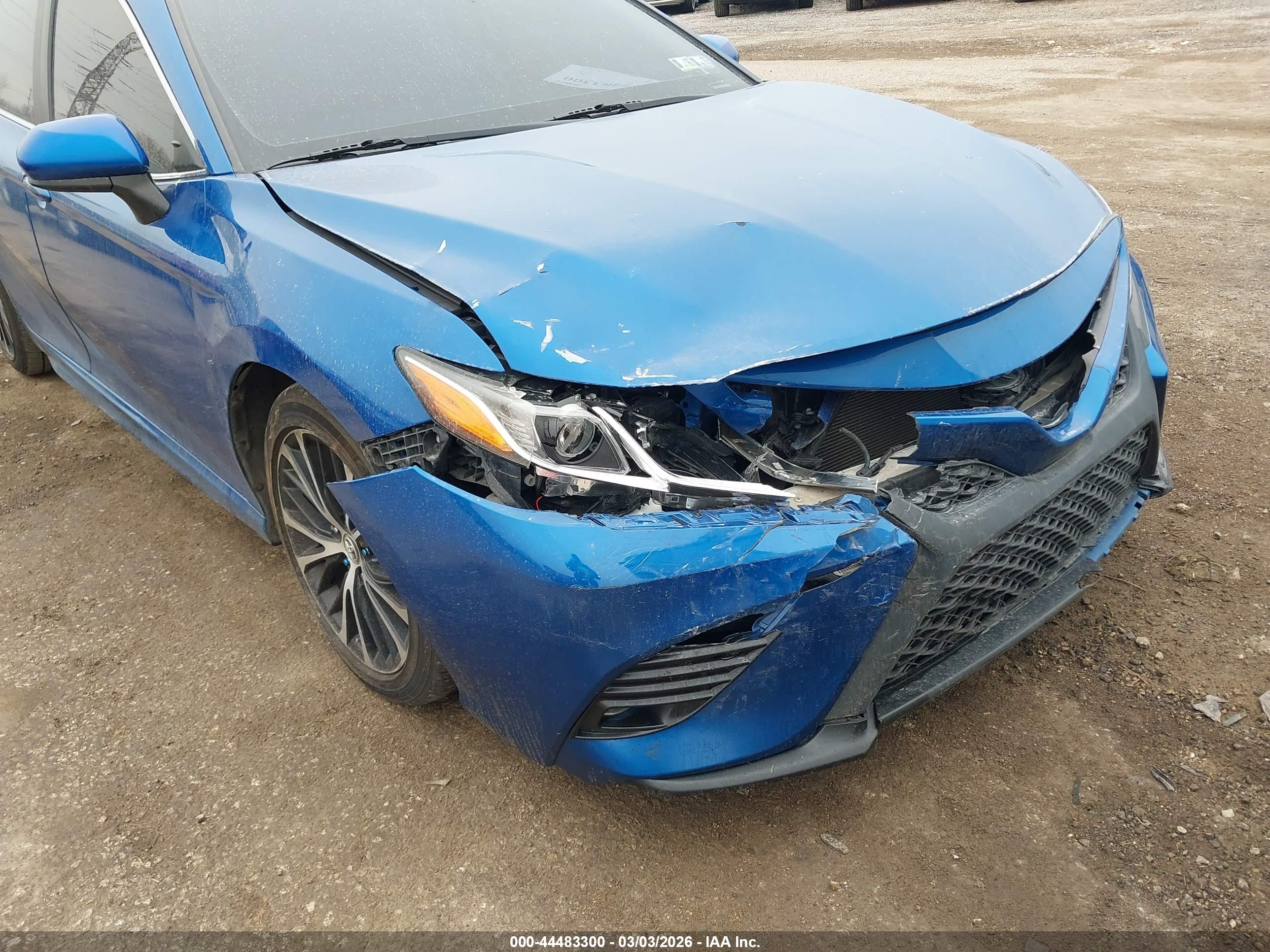 TOYOTA CAMRY image 6