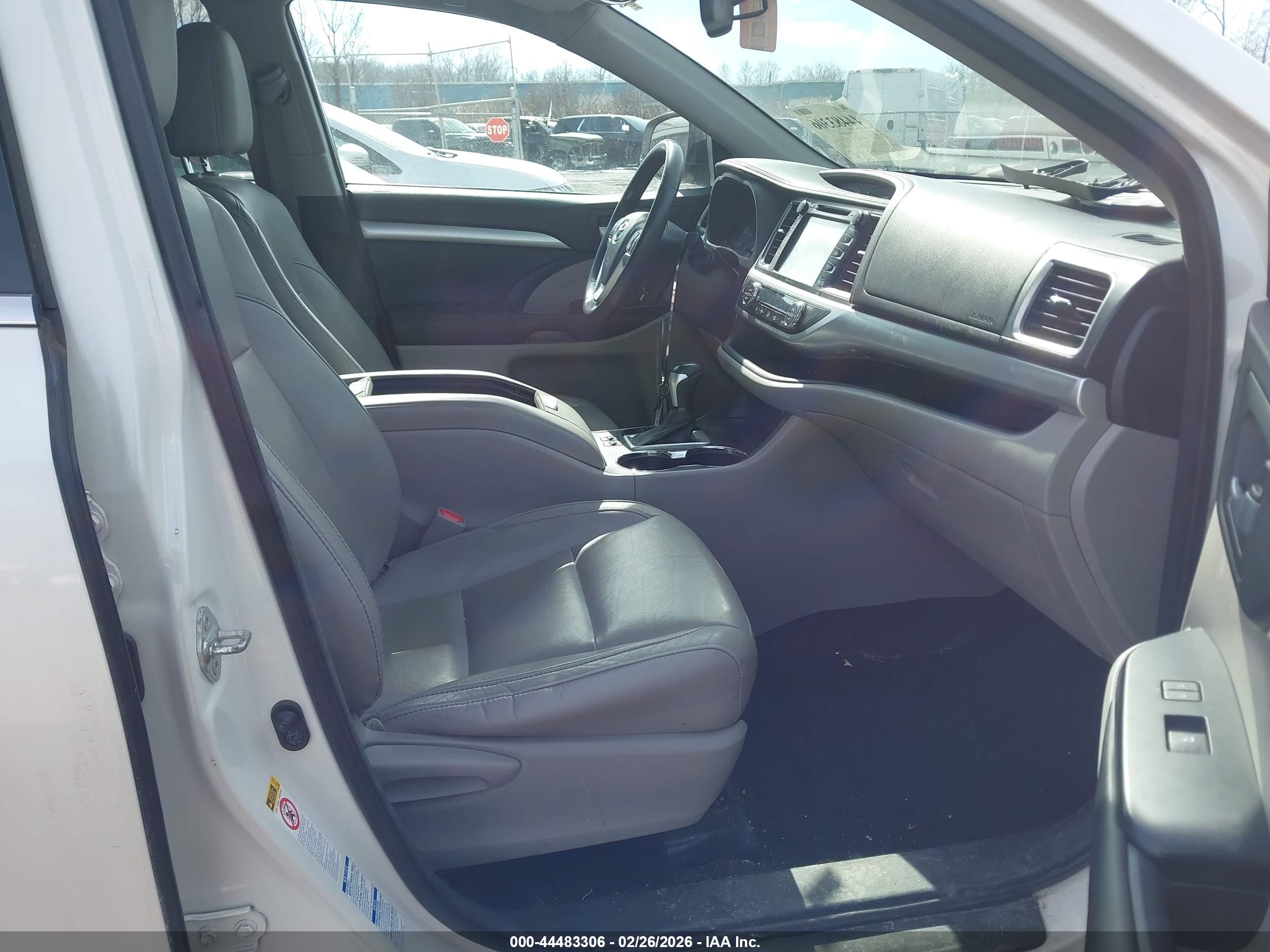 TOYOTA HIGHLANDER image 5