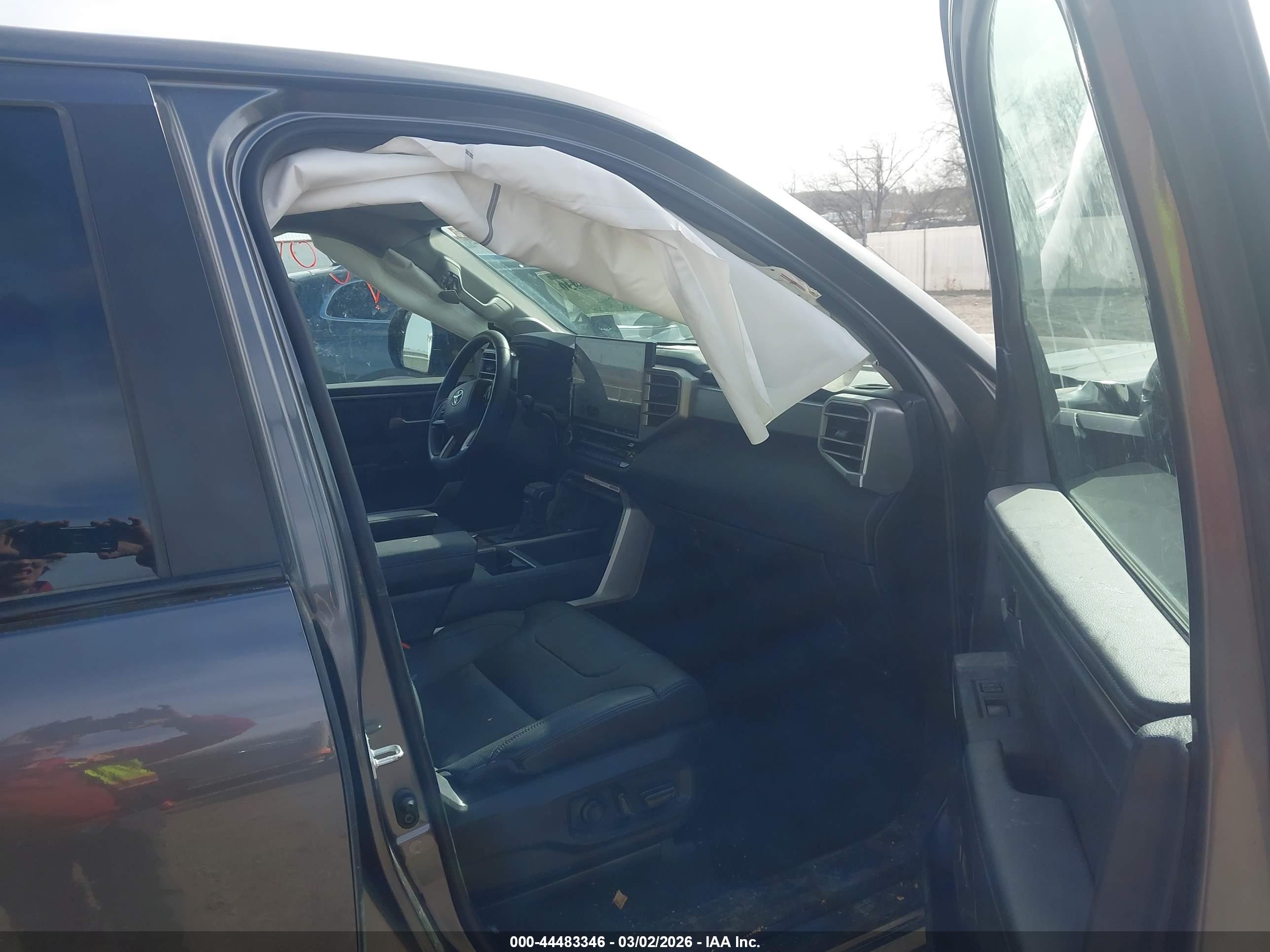 TOYOTA TUNDRA image 5