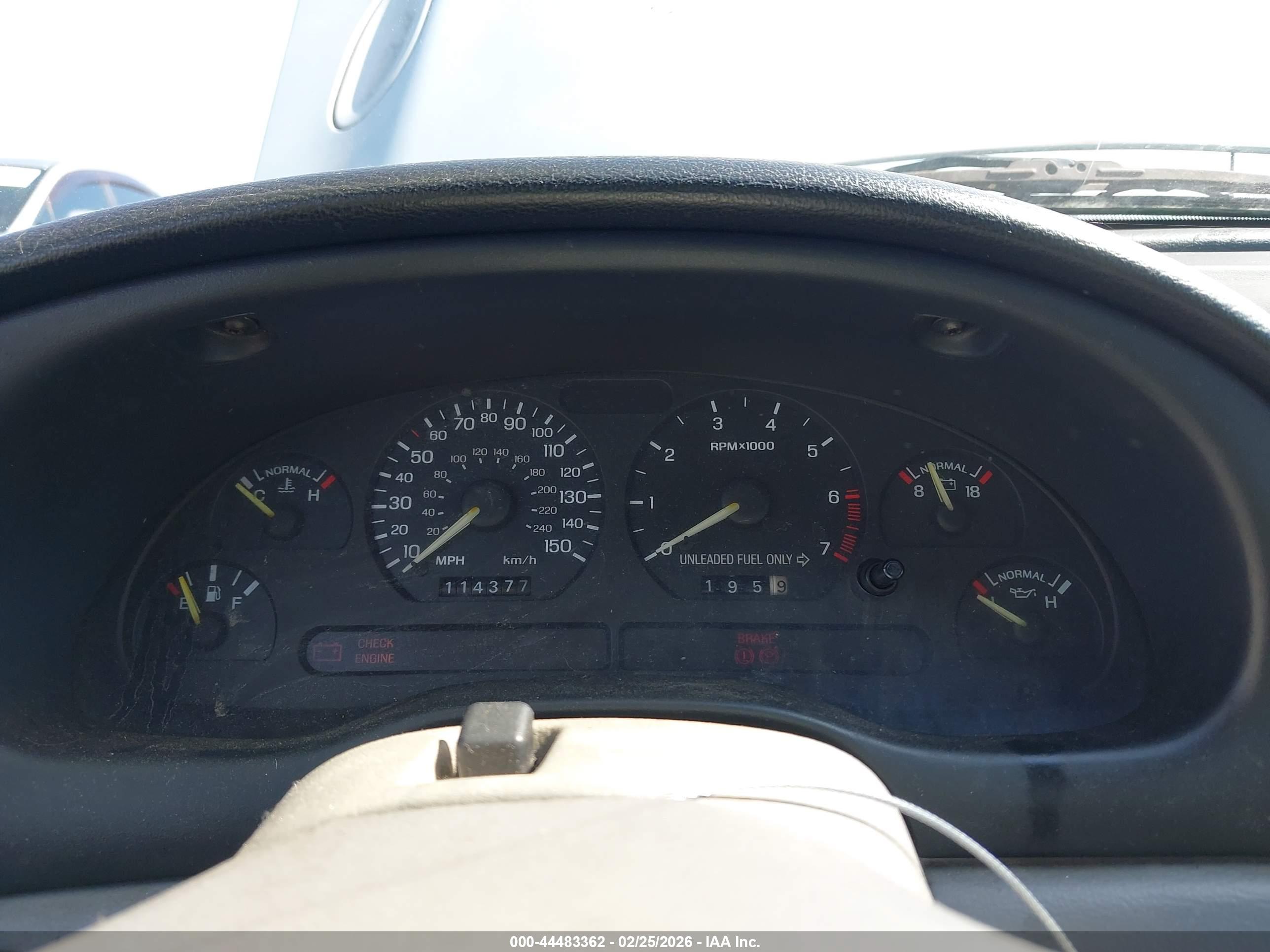 FORD MUSTANG image 7