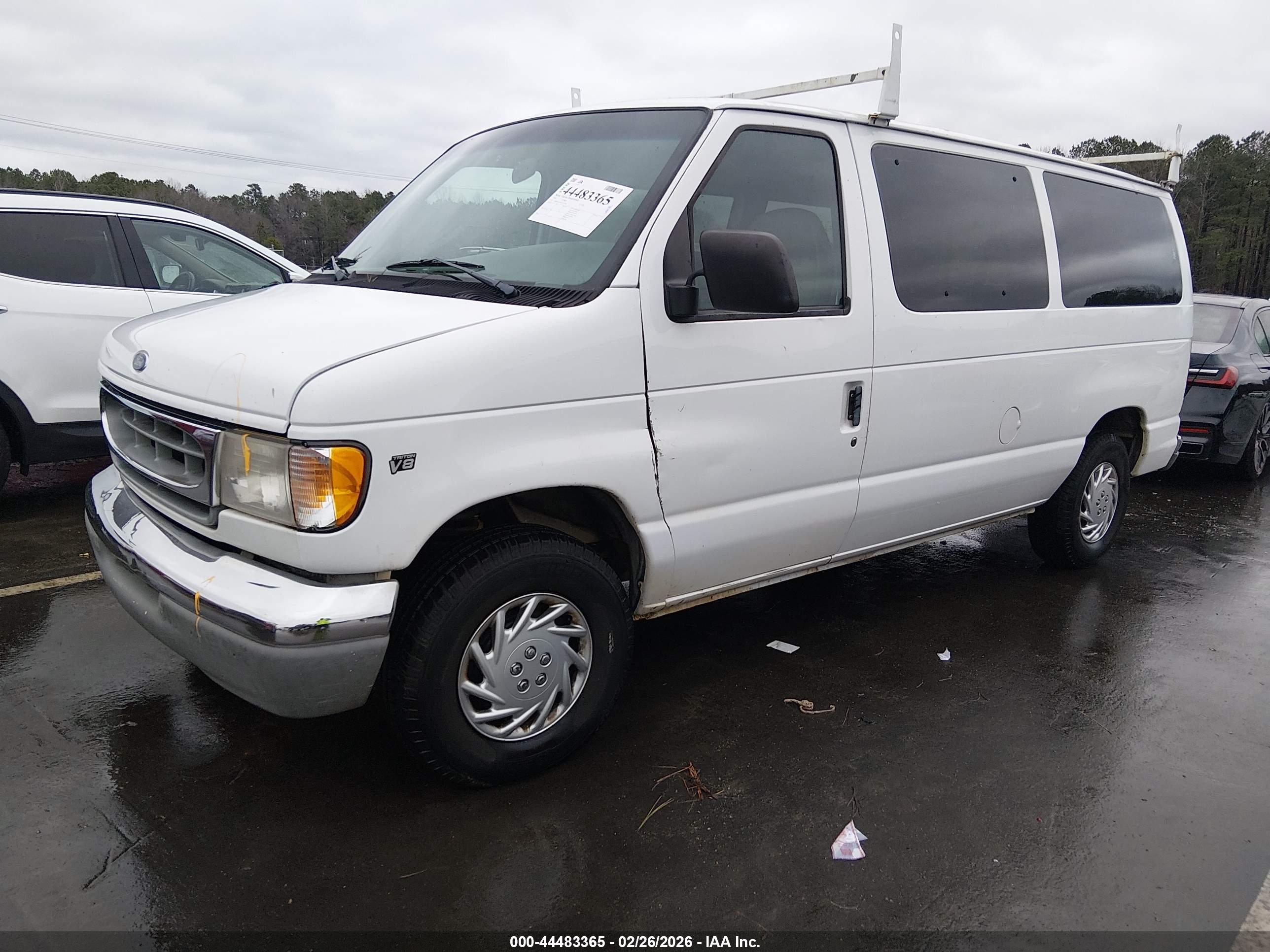 FORD E-150 image 2