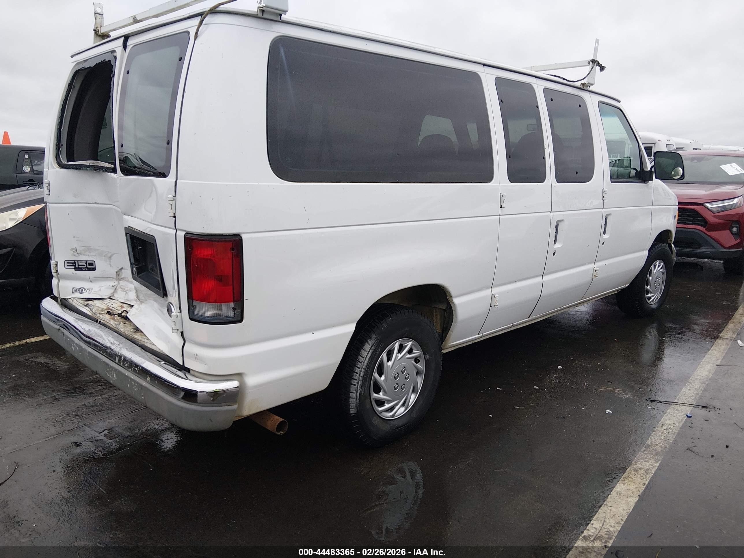 FORD E-150 image 4