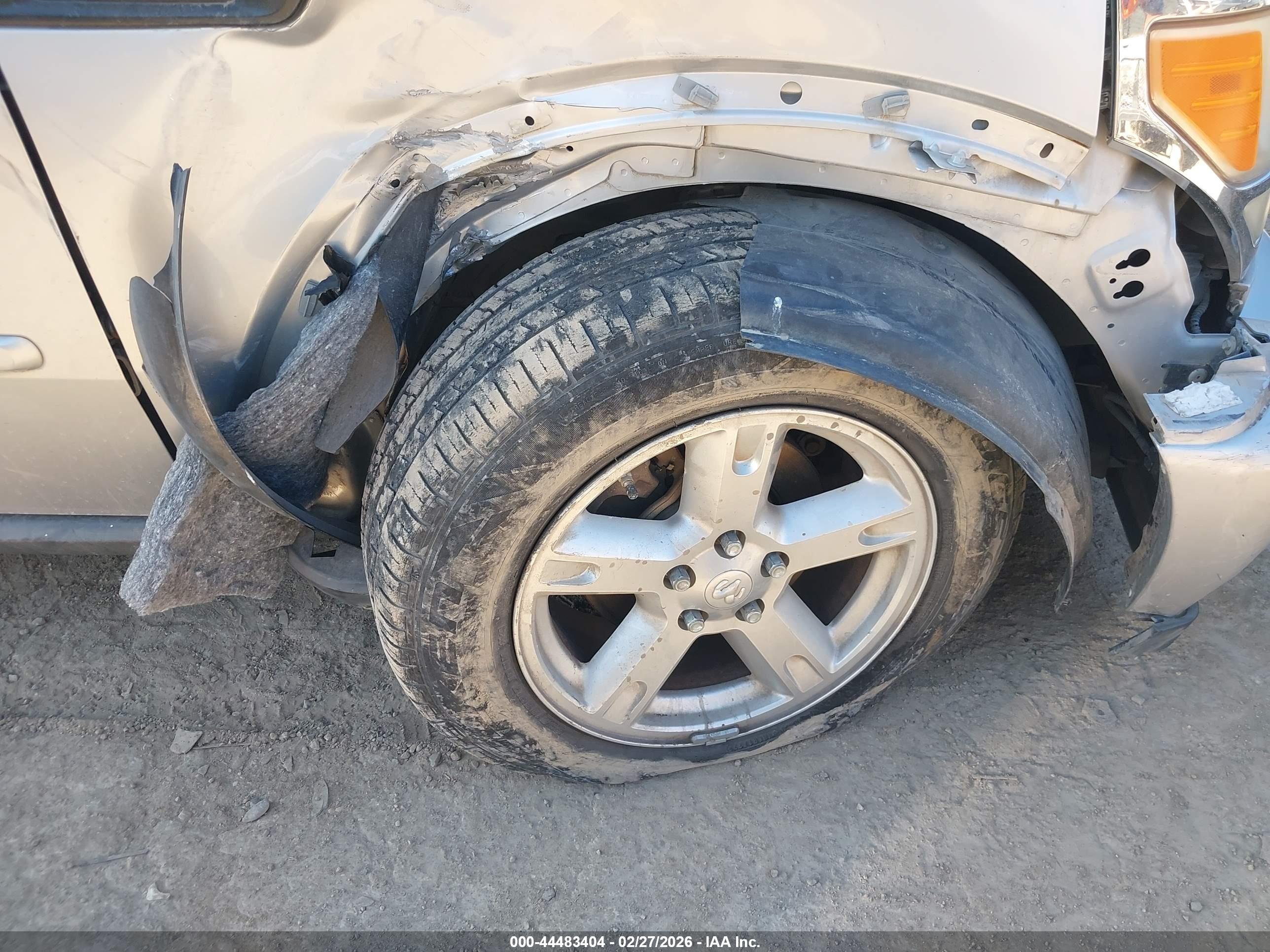 DODGE NITRO image 6